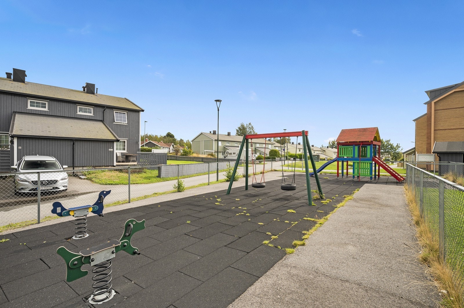 Nærområdet byr på flere lekeplasser, noe som gjør det ideelt for barnefamilier. Galleribilde