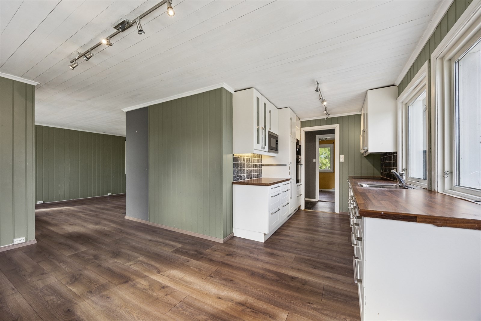 Nyere kjøkkeninnredning. Galleribilde