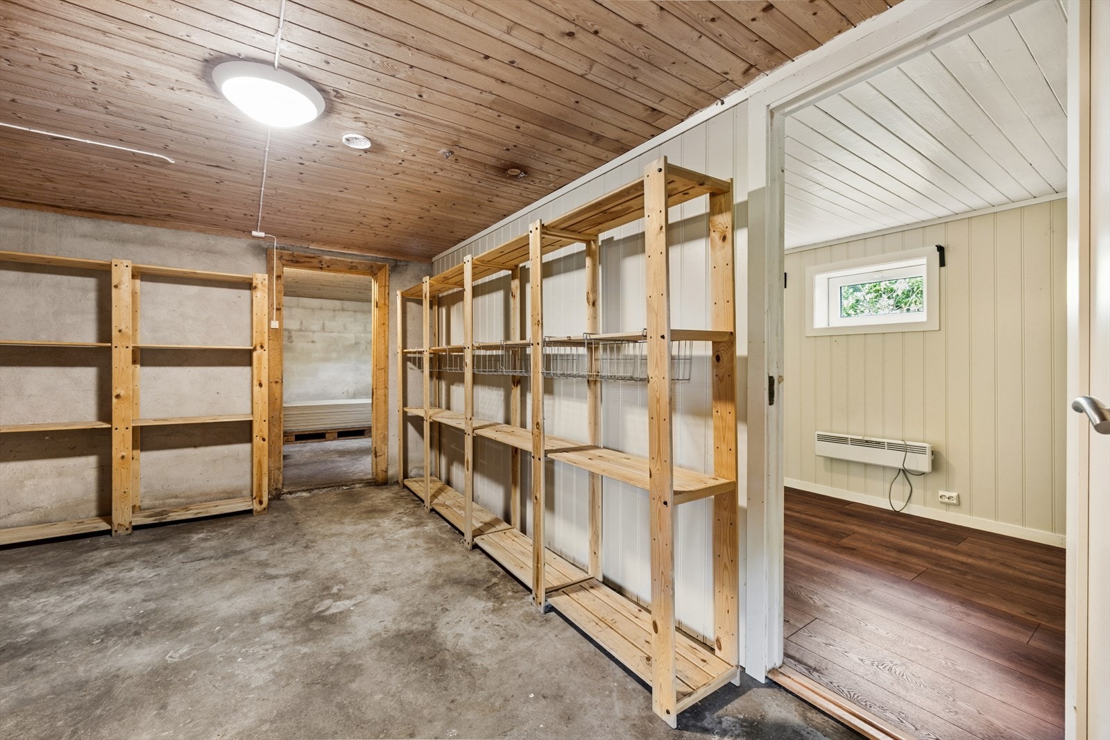 Kjeller med god lagringsplass og mange muligheter. Galleribilde