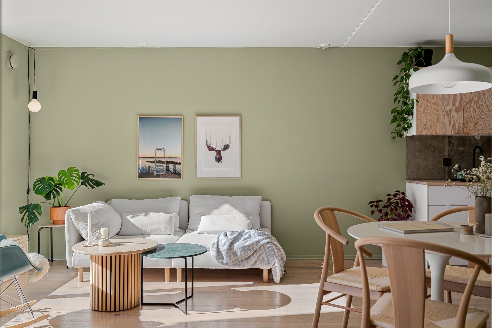 God plass til både sofa og spisebord. Galleribilde