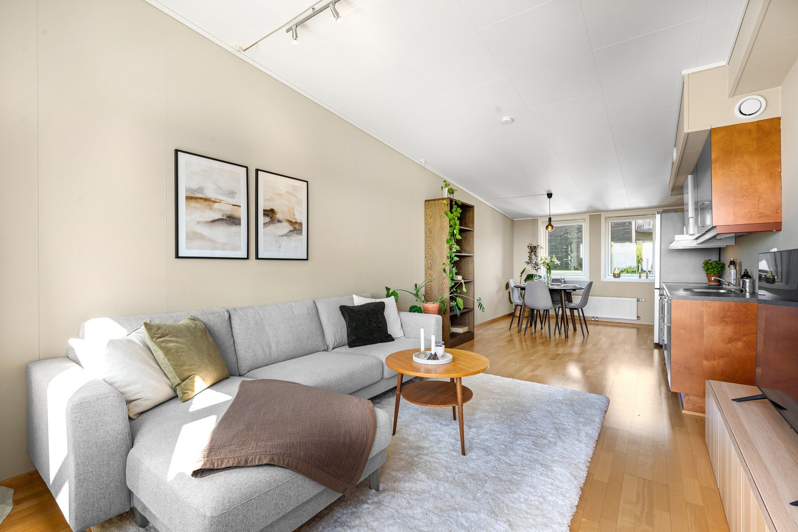 God plass til sittegruppe og spisegruppe. Galleribilde