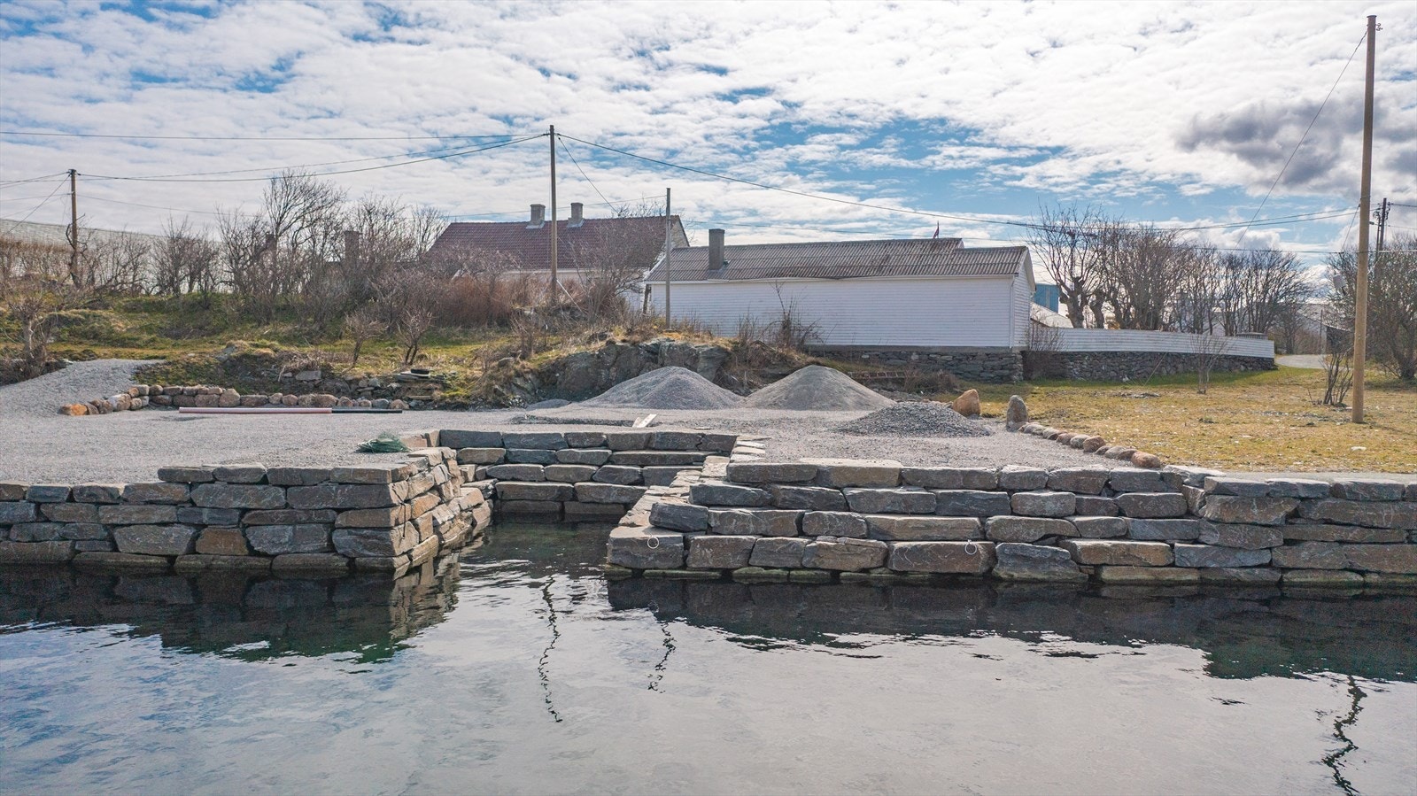 Nåværende eiendom har lagt ned et betydelig arbeid med å opparbeide tomten slik byantikvaren og arkitekten har bestemt at den skal være Galleribilde