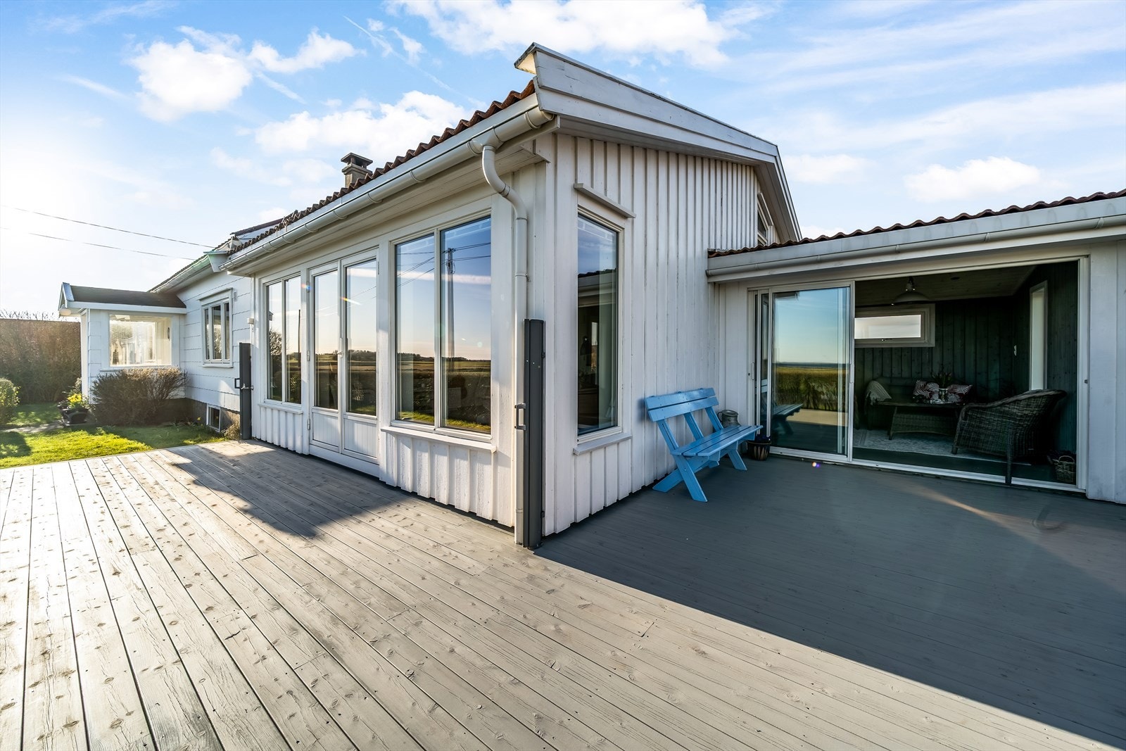 Solrik uteplass - hvor sola kan nytes gjennom dagen. Galleribilde