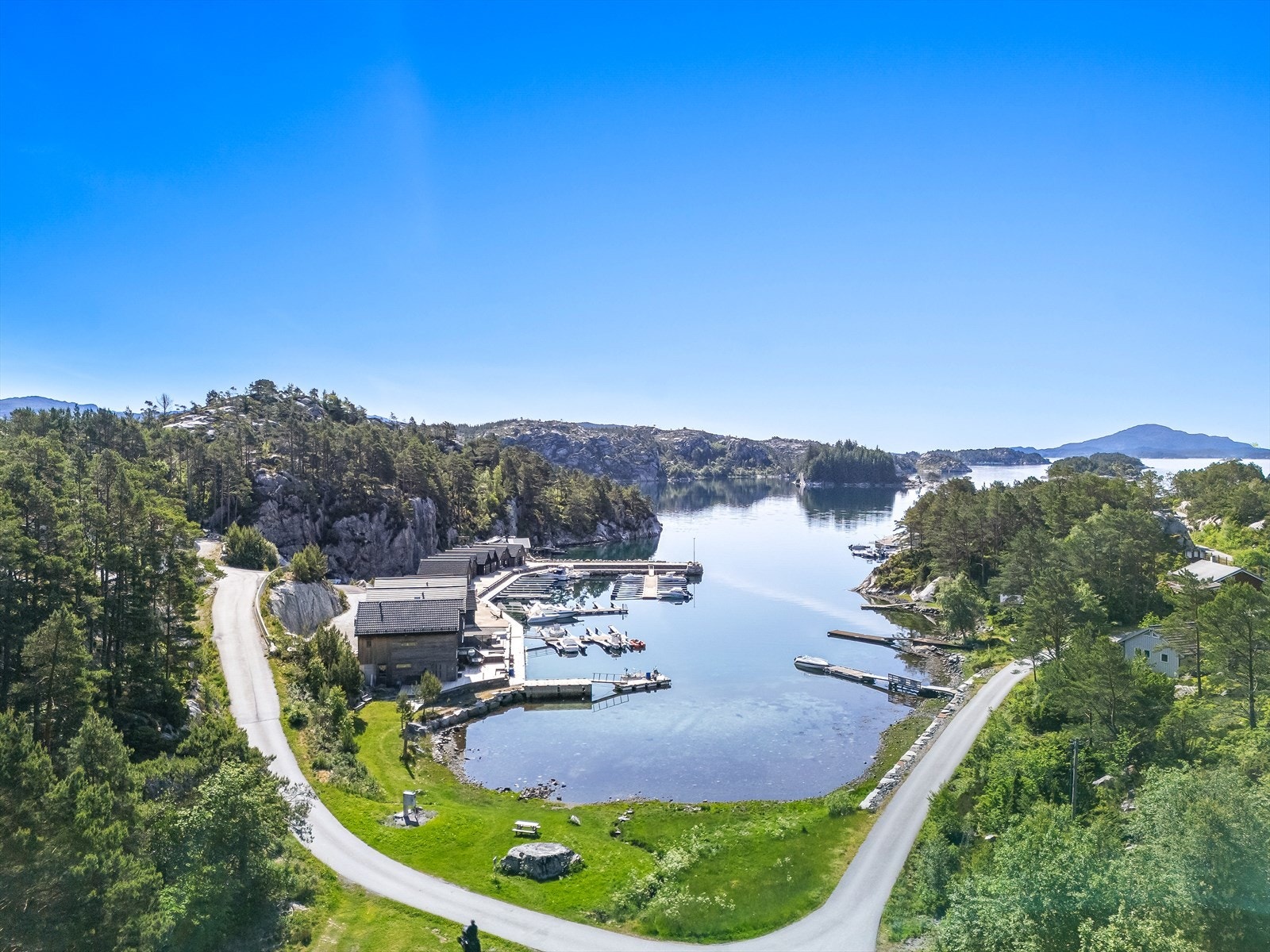 Kråkevågen er ei idyllisk og lun bukt Galleribilde