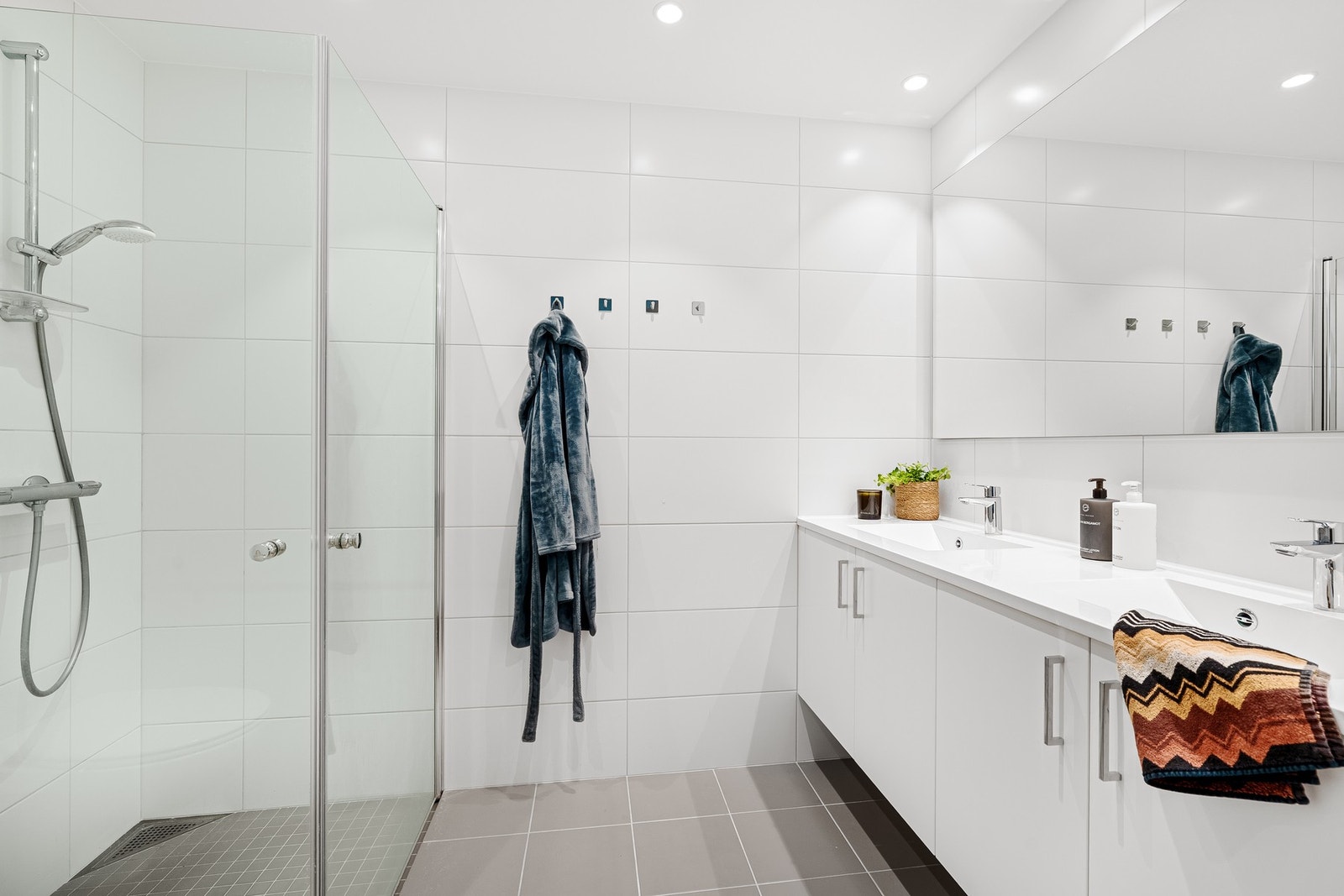 Bad i tilknytning til hovedsoverom. Galleribilde