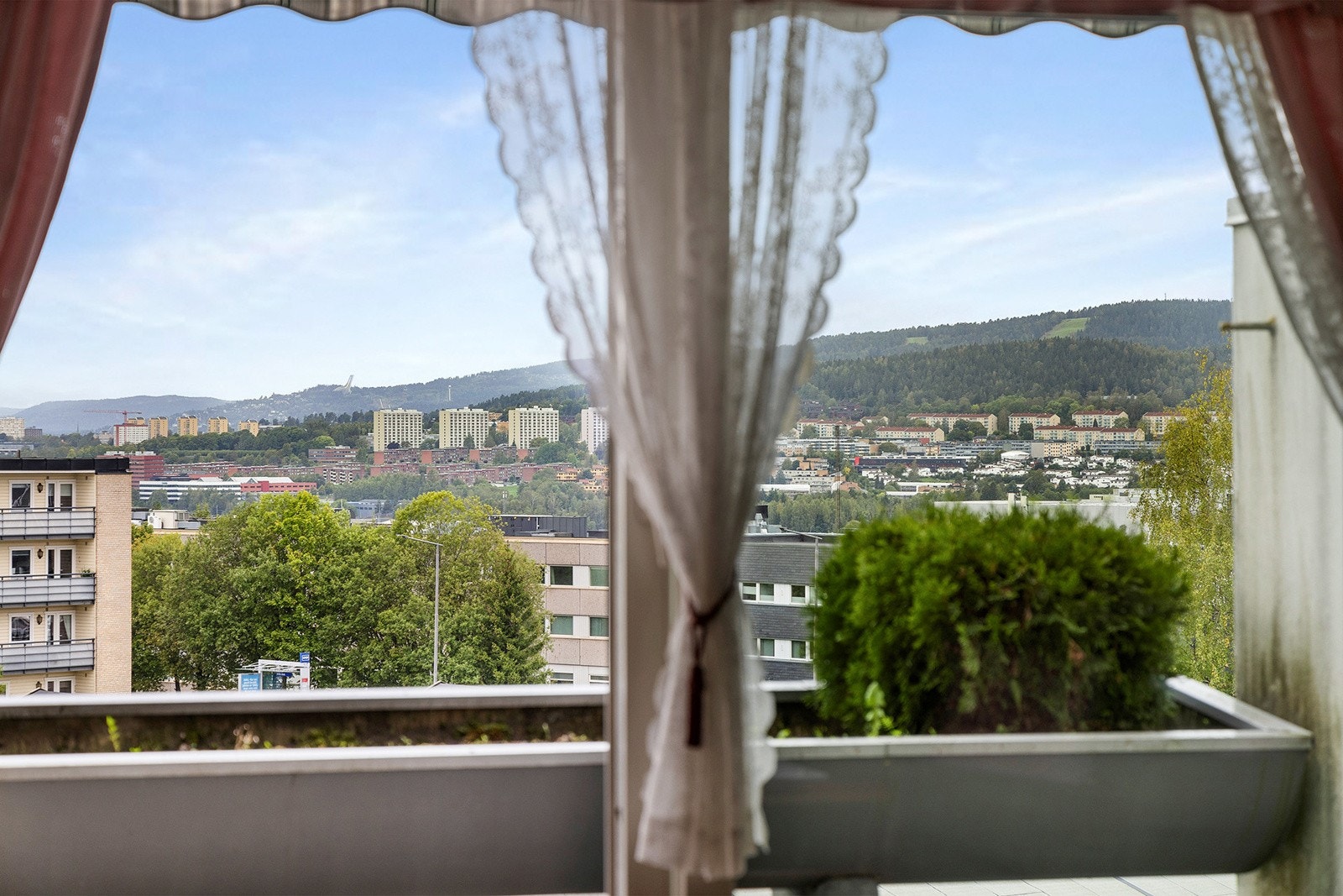 Utsikt fra stue. Galleribilde