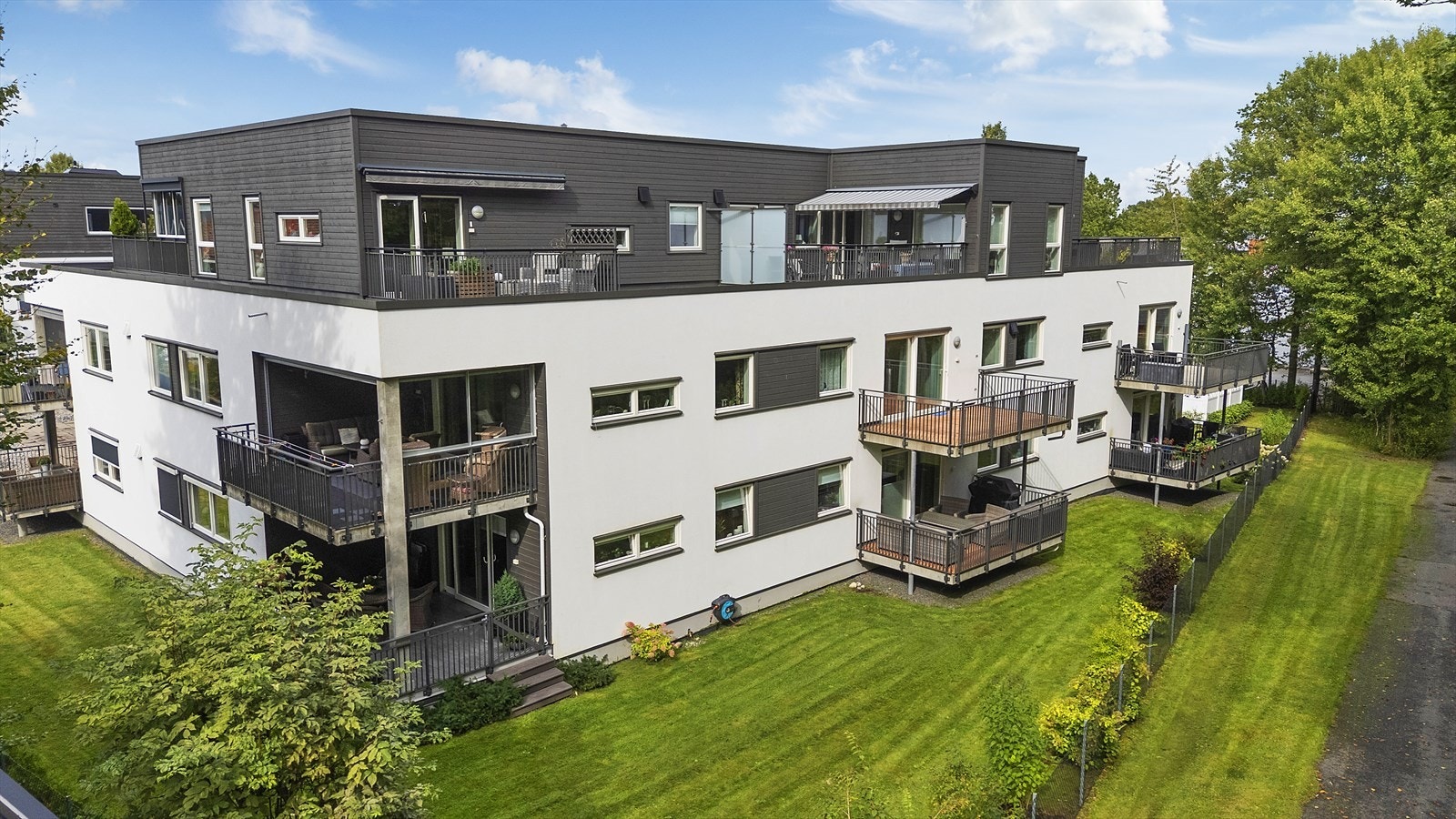 Velkommen til Frankendalsveien 89 - fin 3-roms leilghet i 2. etasje med rolig og samtidig sentral beliggenhet på Hovland. Galleribilde