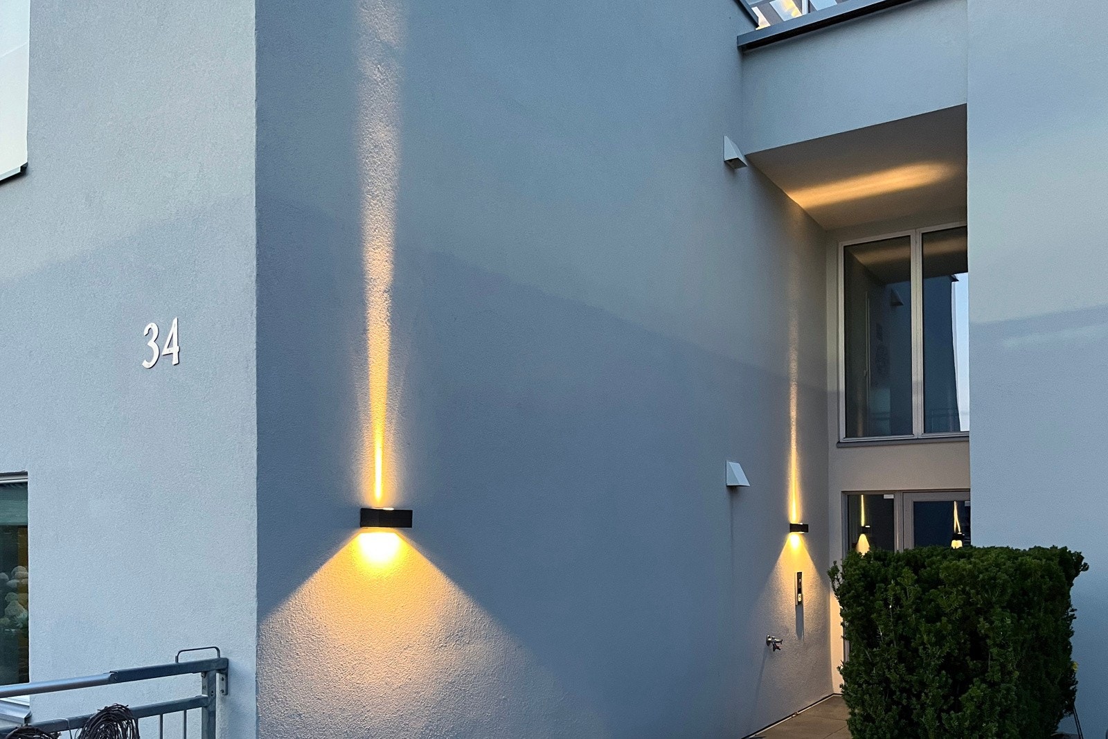 Leiligheten har astrour som slår av/på utelysene etter årstiden Galleribilde