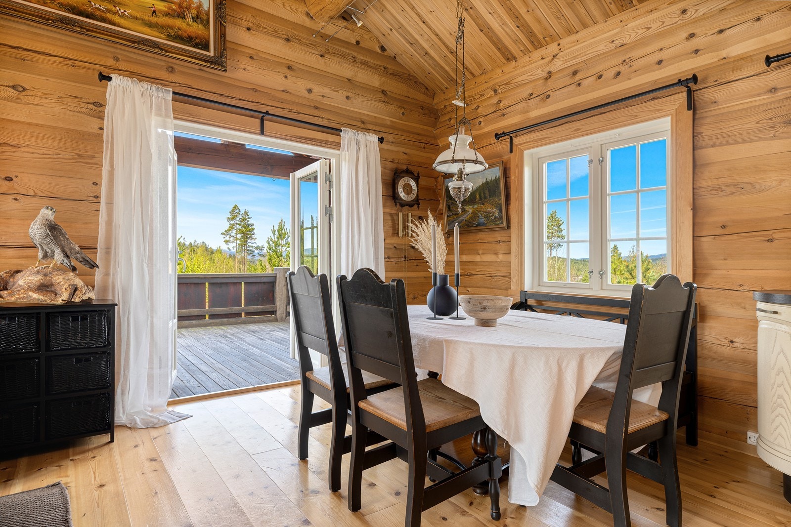 Dobbel fløydør ut til terrassen Galleribilde