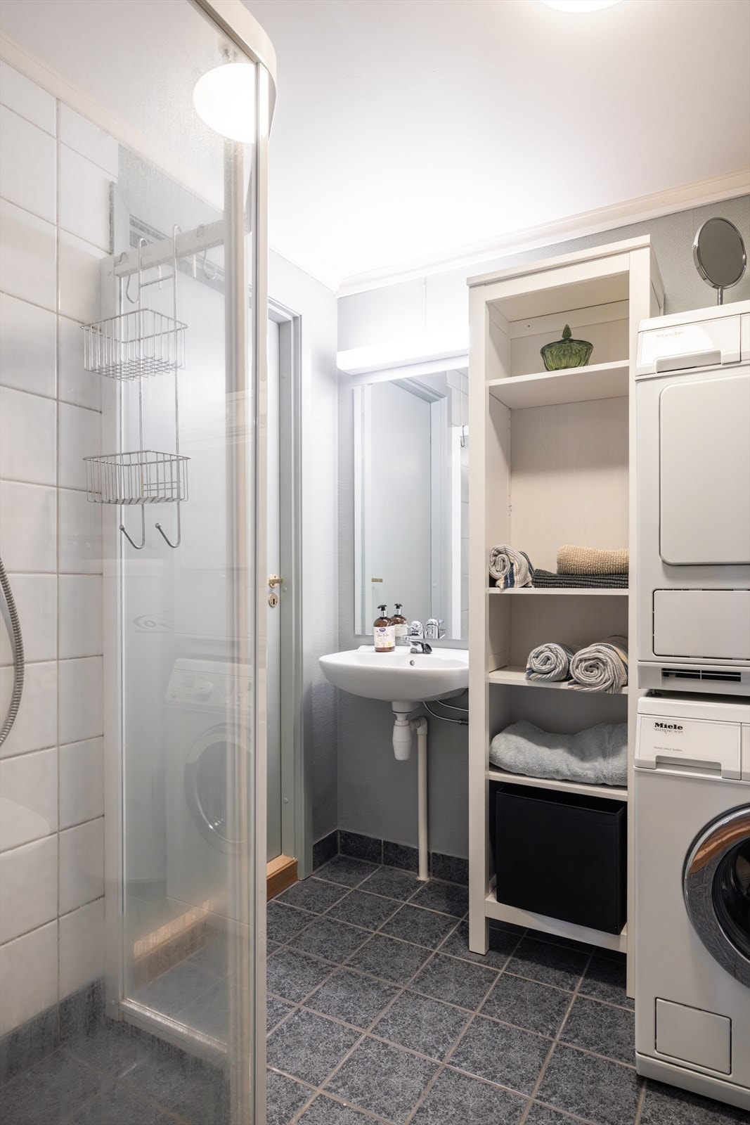 Fra vaskerommet er det også tilgang til teknisk rom/bod. Galleribilde