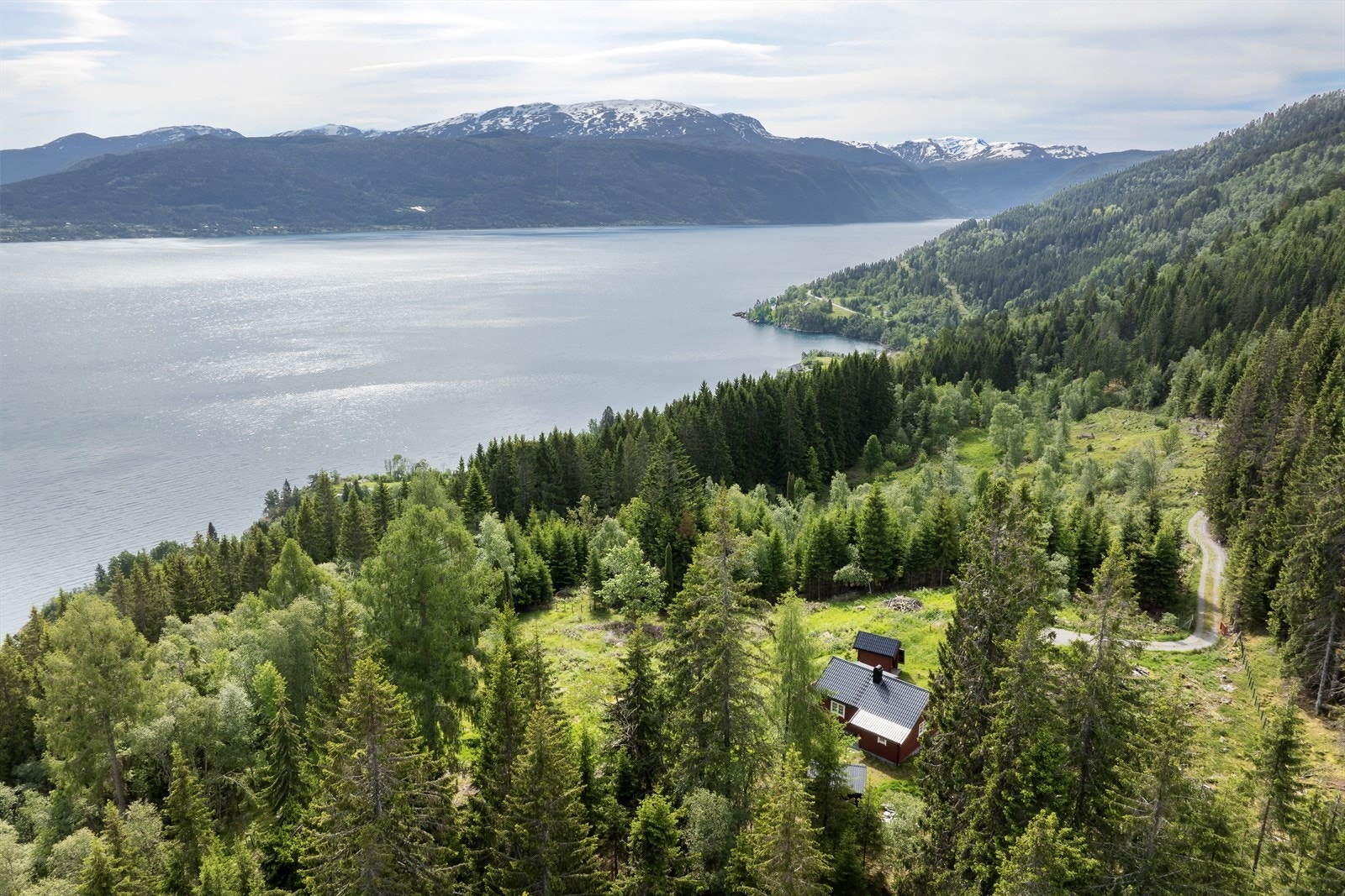 Balestrand har eit heilt spesielt tilrettelagt og godt merka turløyper, både i nærområde og til over 1000 moh. Galleribilde