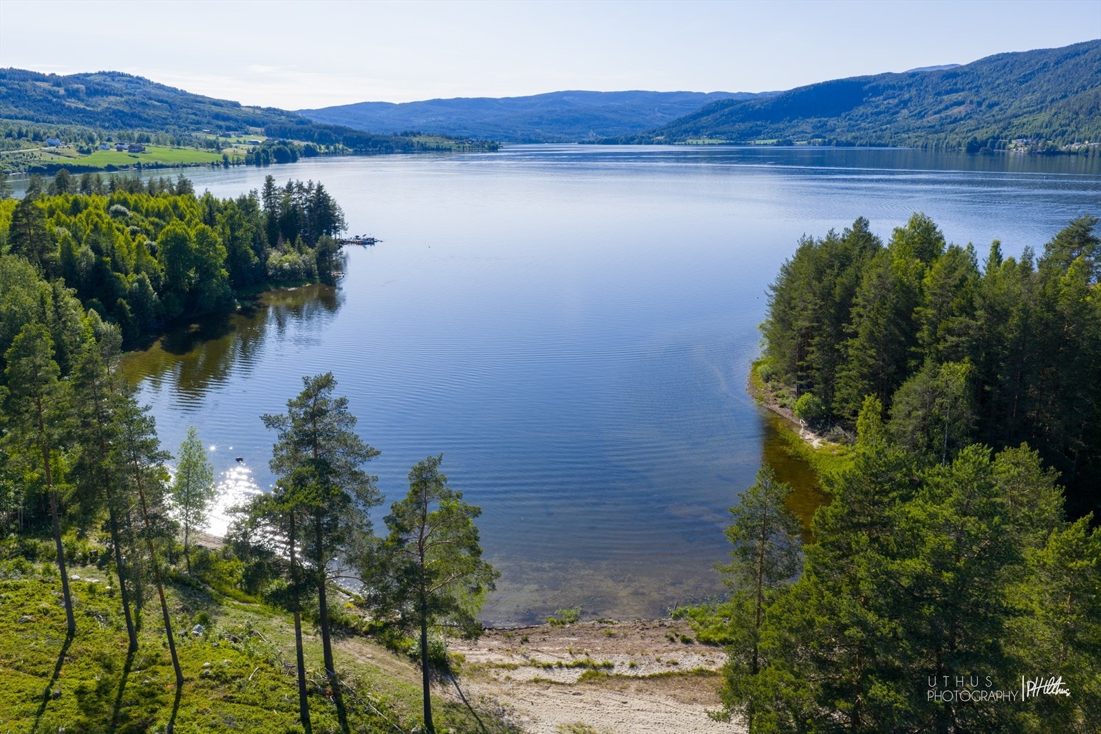I hele området finnes det et nettverk av stier som inviterer til korte rusleturer eller lengre turer i skog og mark. Galleribilde