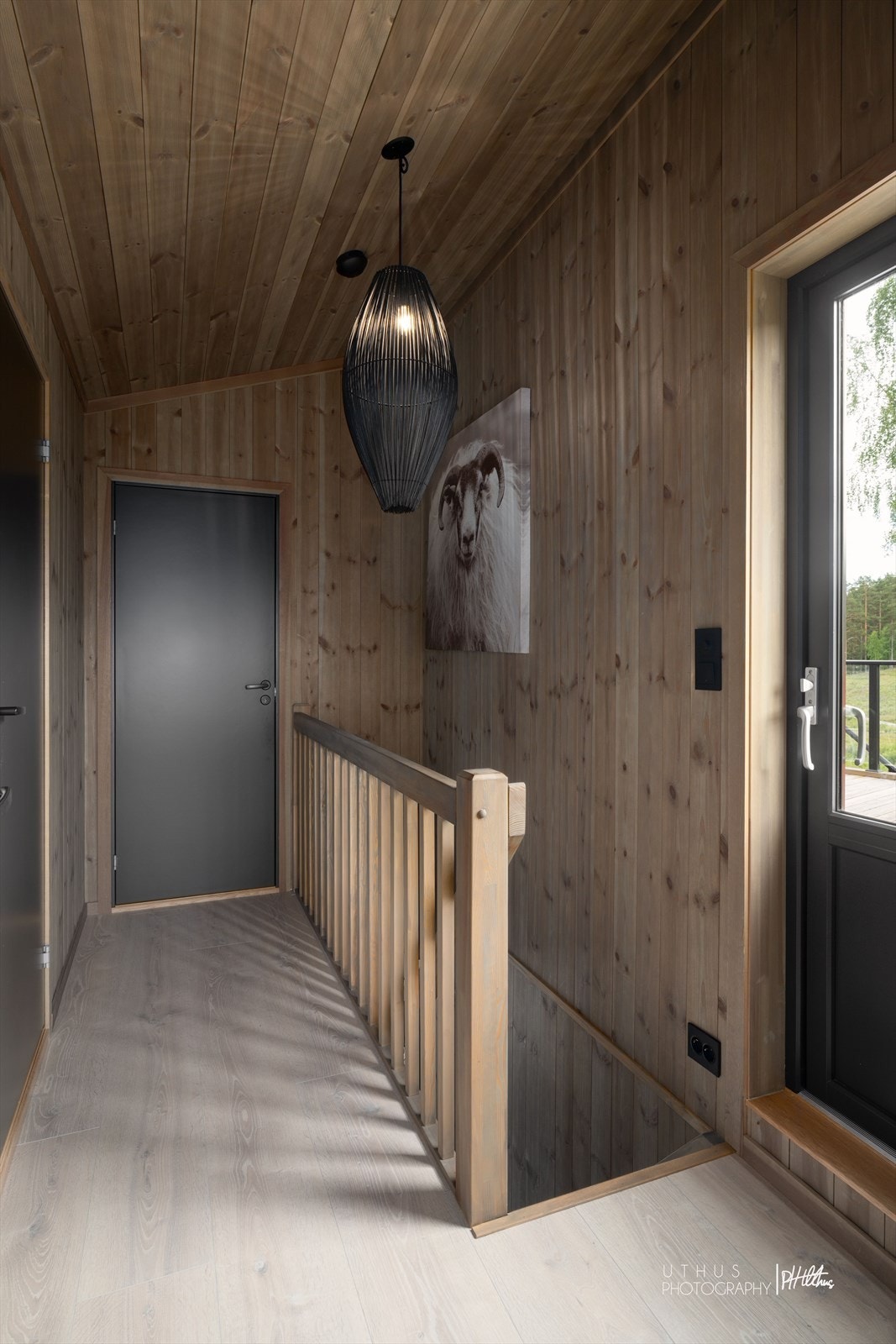 Når du kommer opp trappen, har du direkte utgang til takterrassen. Galleribilde