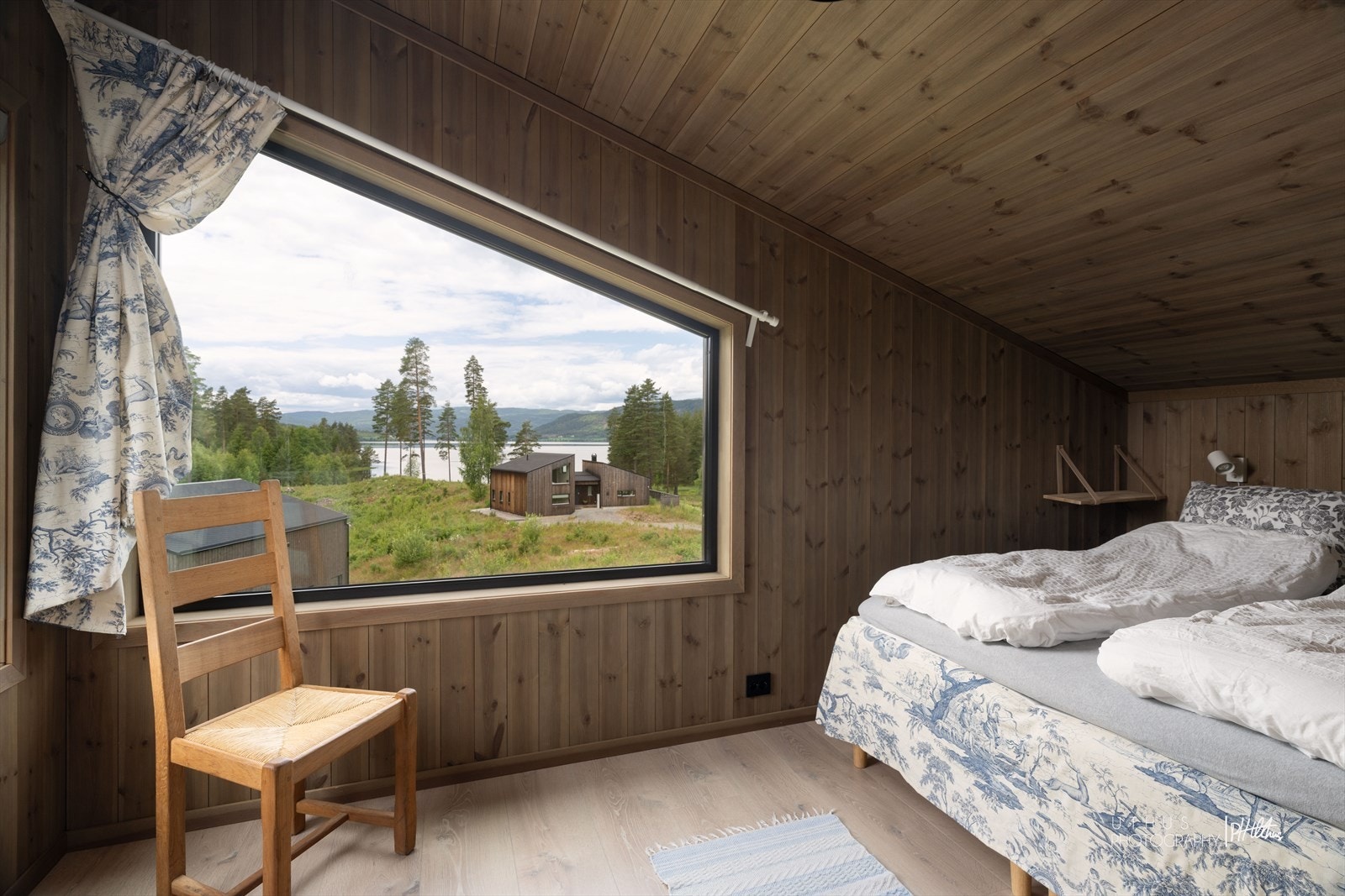 I 2. etg er det to store og luftige soverom. Galleribilde