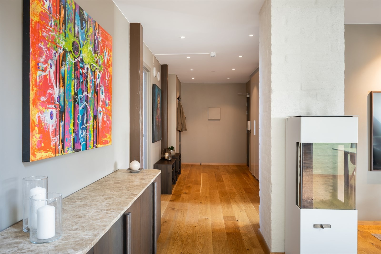 Det er mye inkludert i de månedlige felleskostnadene som blant annet fibernett og diverse vedlikehold/drift iht. regnskap. Galleribilde