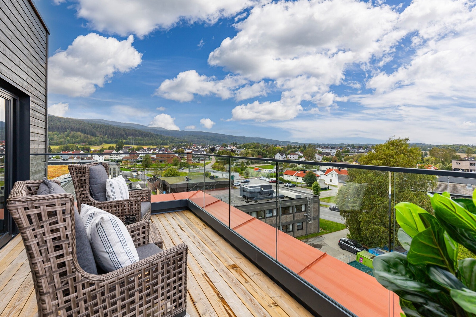 Her kan man nyte deilig kvelddsol. Galleribilde