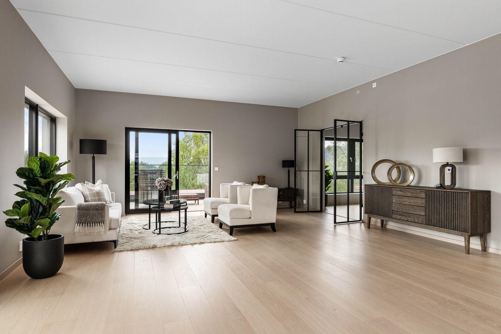 Stuen er inndelt i flere soner. Galleribilde