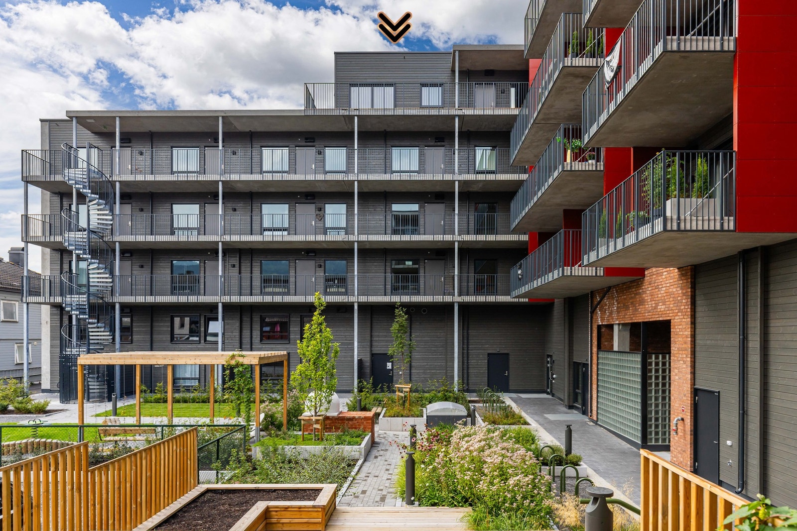 Leiligheten ligger i 5. etasje i et nytt og moderne bygg. Galleribilde