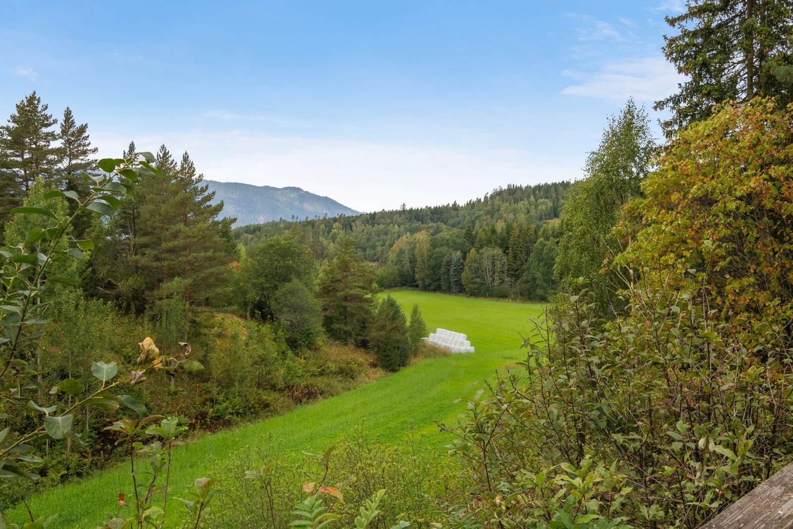 Her får du nærhet til natur, utsikt og ekte hyttefølelse! Galleribilde