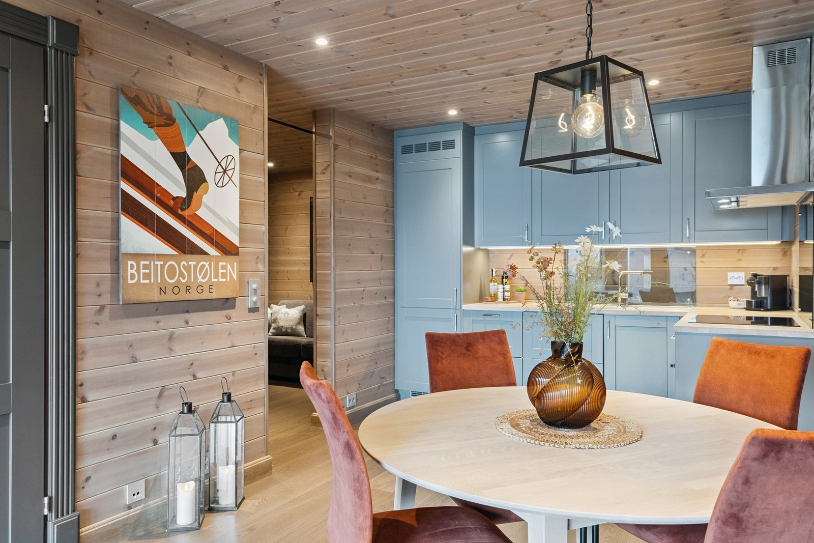 Fra kjøkkensiden er det adkomst til alkove Galleribilde