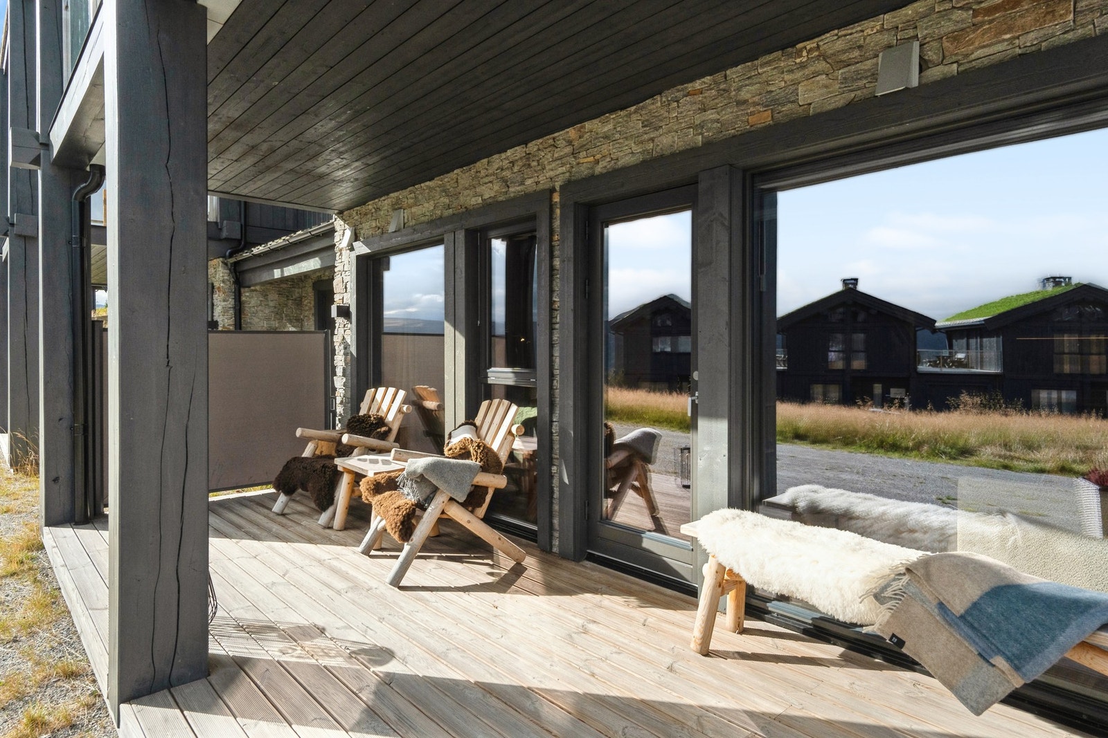 Adkomst videre til bakkeplan Galleribilde