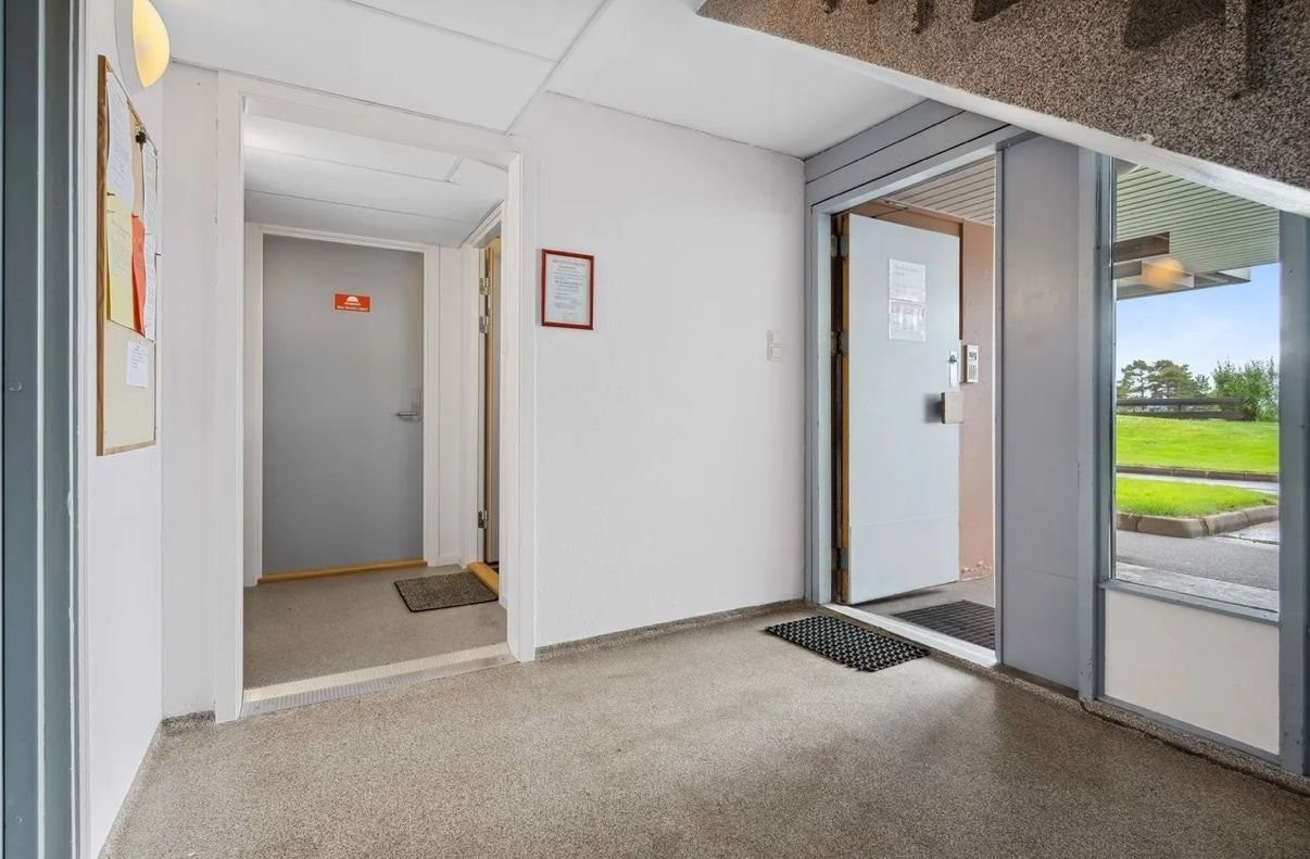 Inngangsparti. Galleribilde