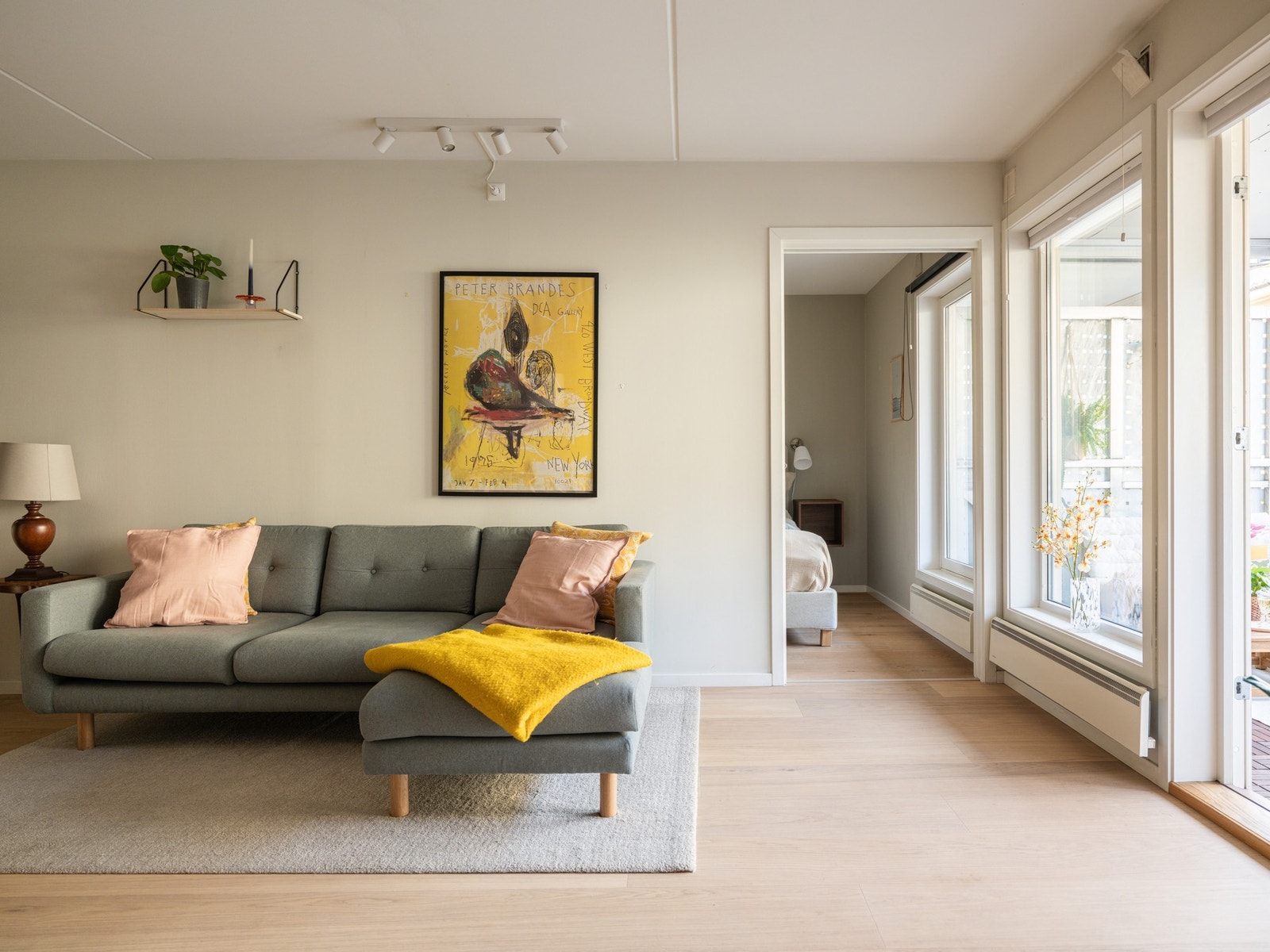 Fra stuen kommer du inn til hovedsoverom. Galleribilde