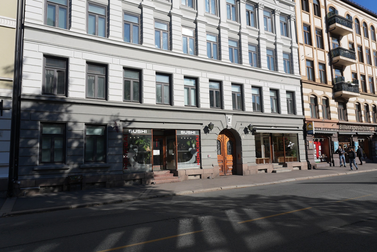Lokalet ligger strategisk til ved en av Oslos mest trafikkerte veier. Galleribilde