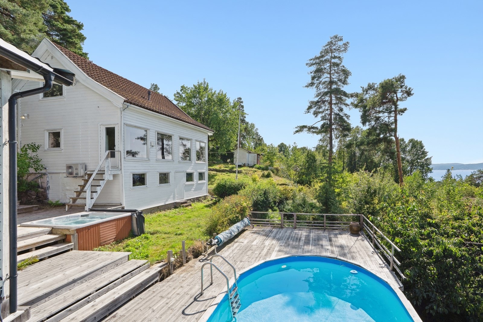 En sjelden gang dukker det opp en helt spesiell fritidseiendom. Den som skiller seg fra de andre. Dette er en slik eiendom - Velkommen! Galleribilde