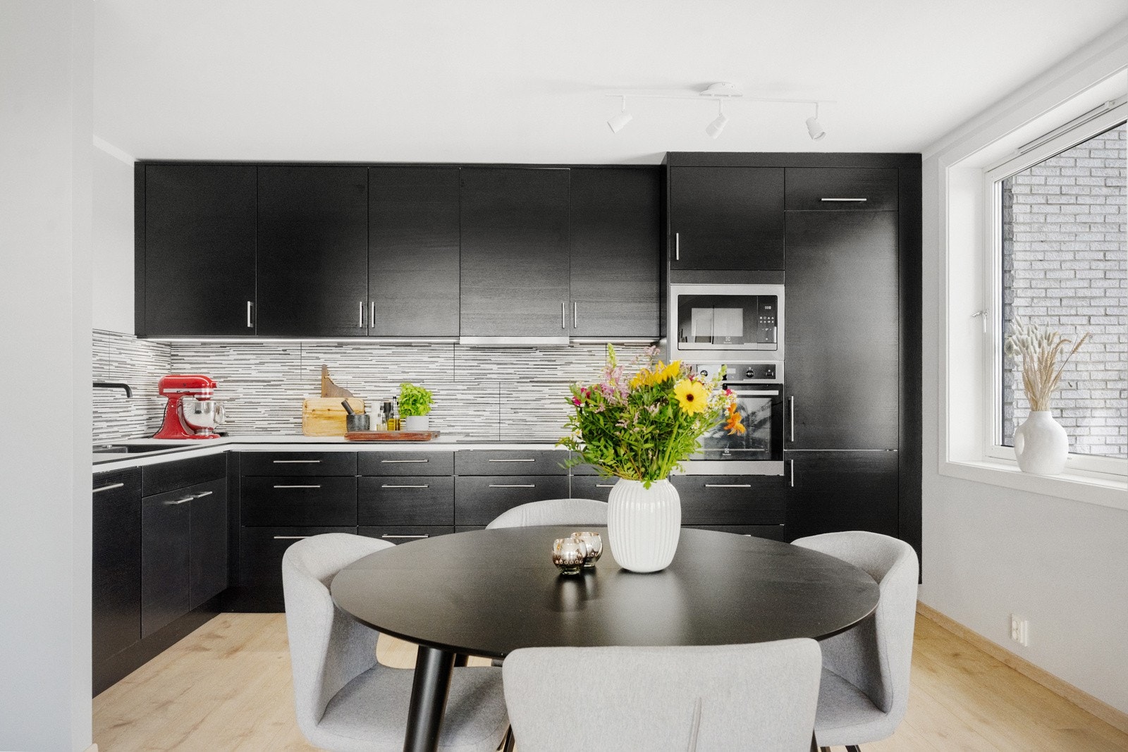 Nyt et godt måltid i gode venners lag Galleribilde