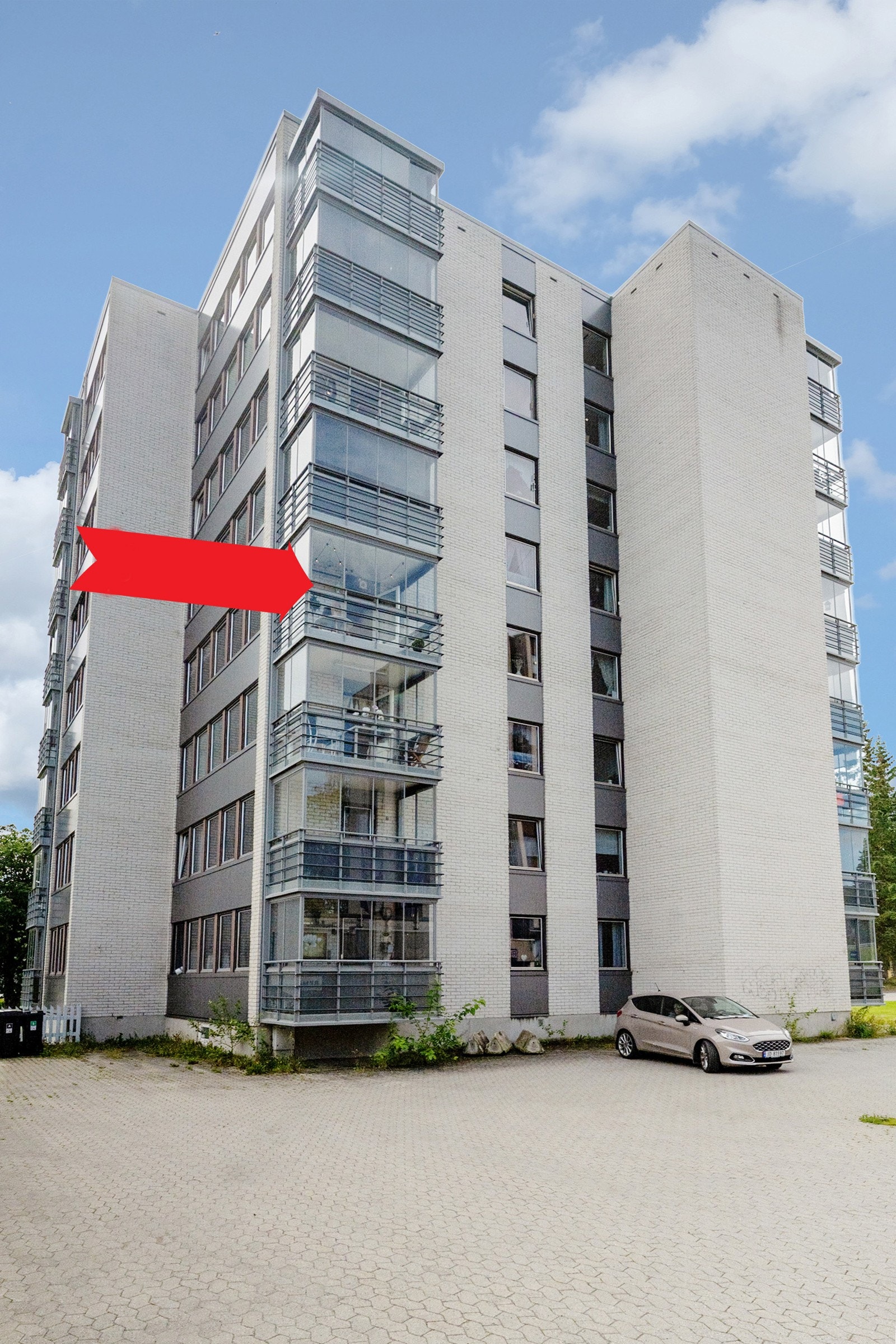 Leiligheten ligger i 4.etg. - adkomst med heis eller innvendig trapp Galleribilde