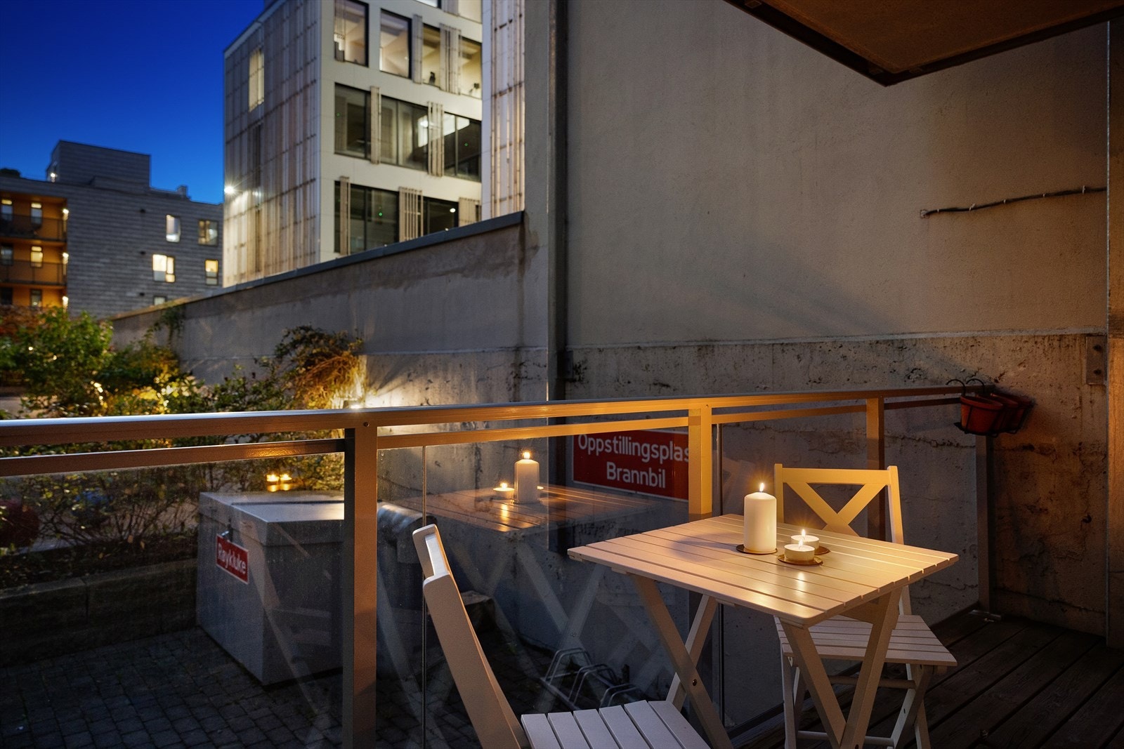 Lunt i indre hjørne med lite innsyn Galleribilde