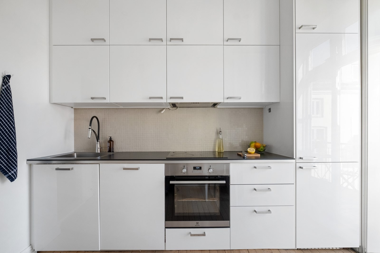 - Godt med benk- og skapplass - Galleribilde