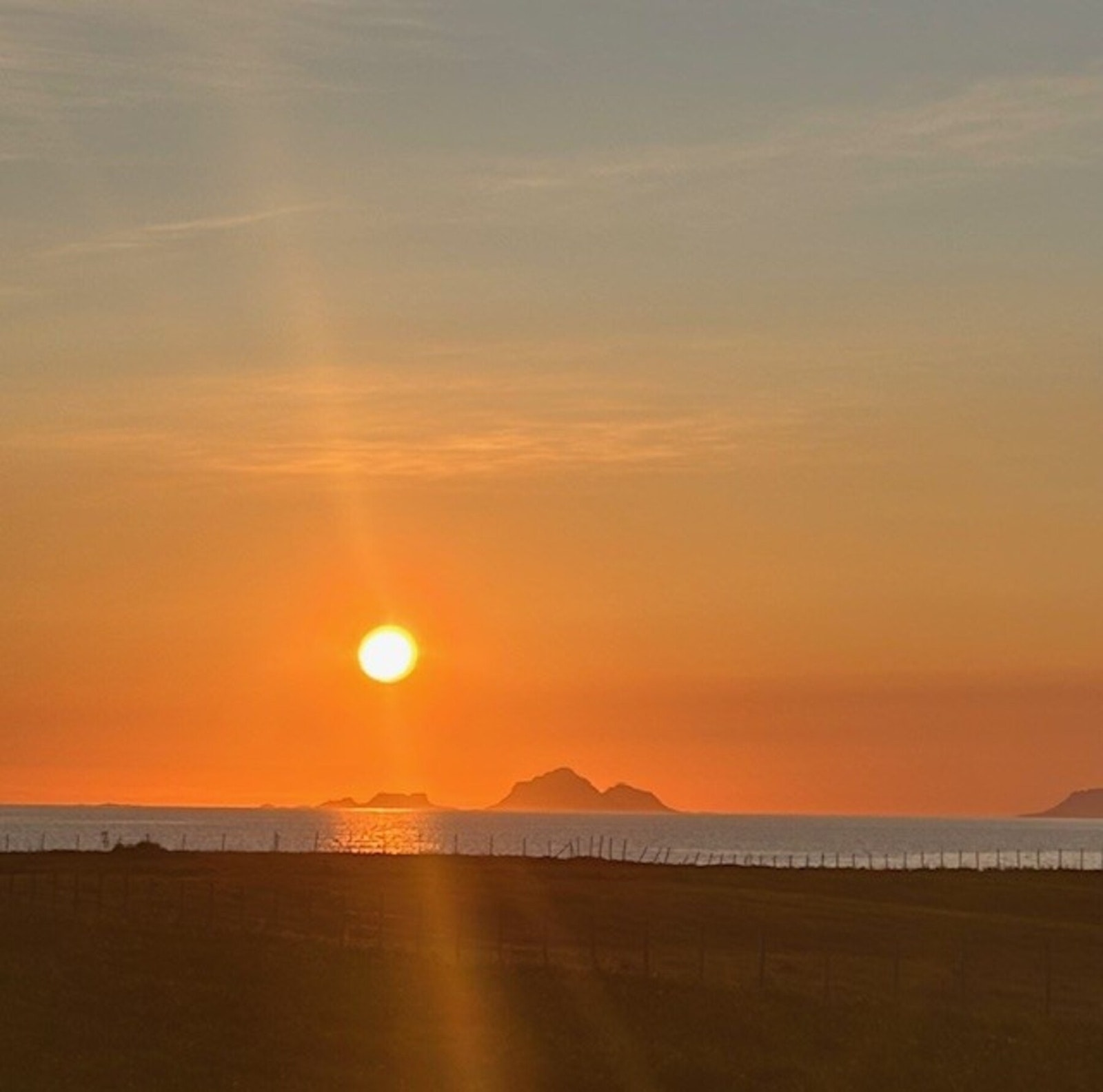 Selgers eget bilde - midnattsol på sommerstid Galleribilde