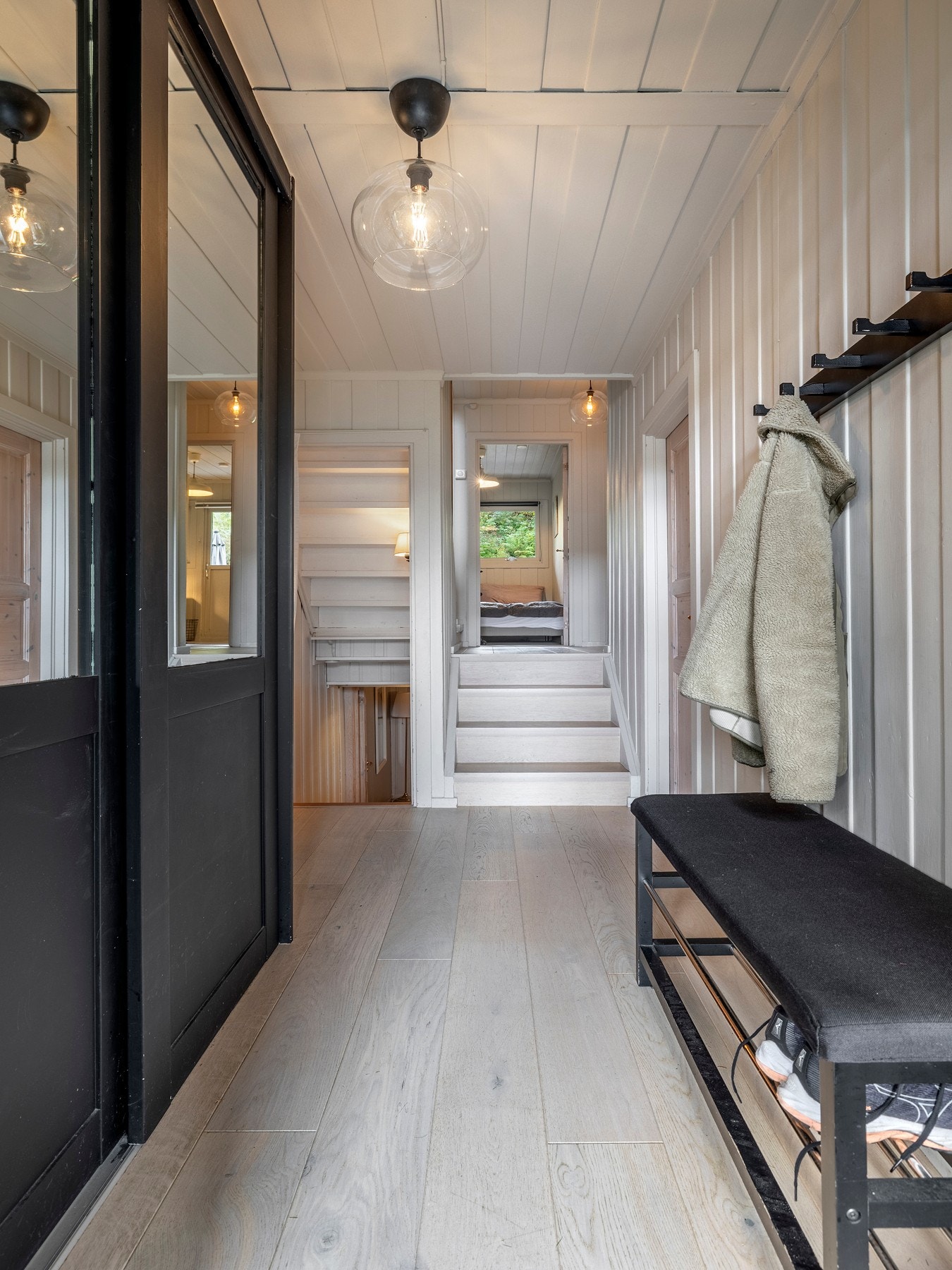 Det er for øvrig og plass til en sittebenk og et konsollbord. Galleribilde