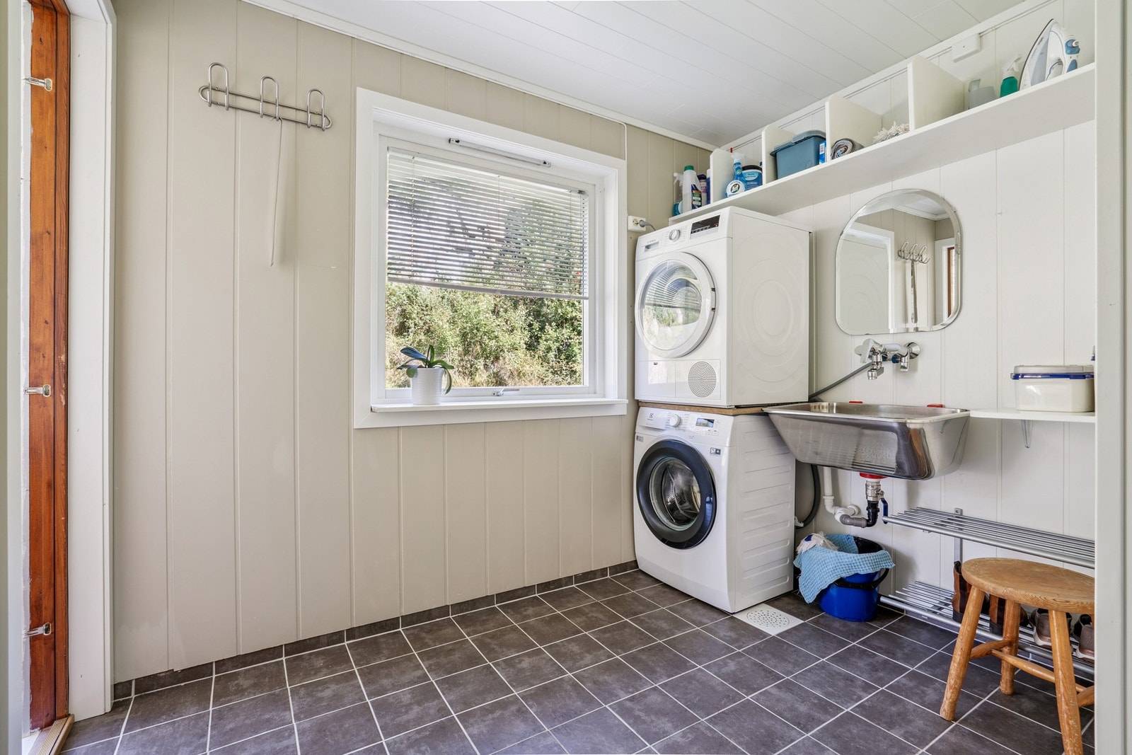 Vaskerom Galleribilde