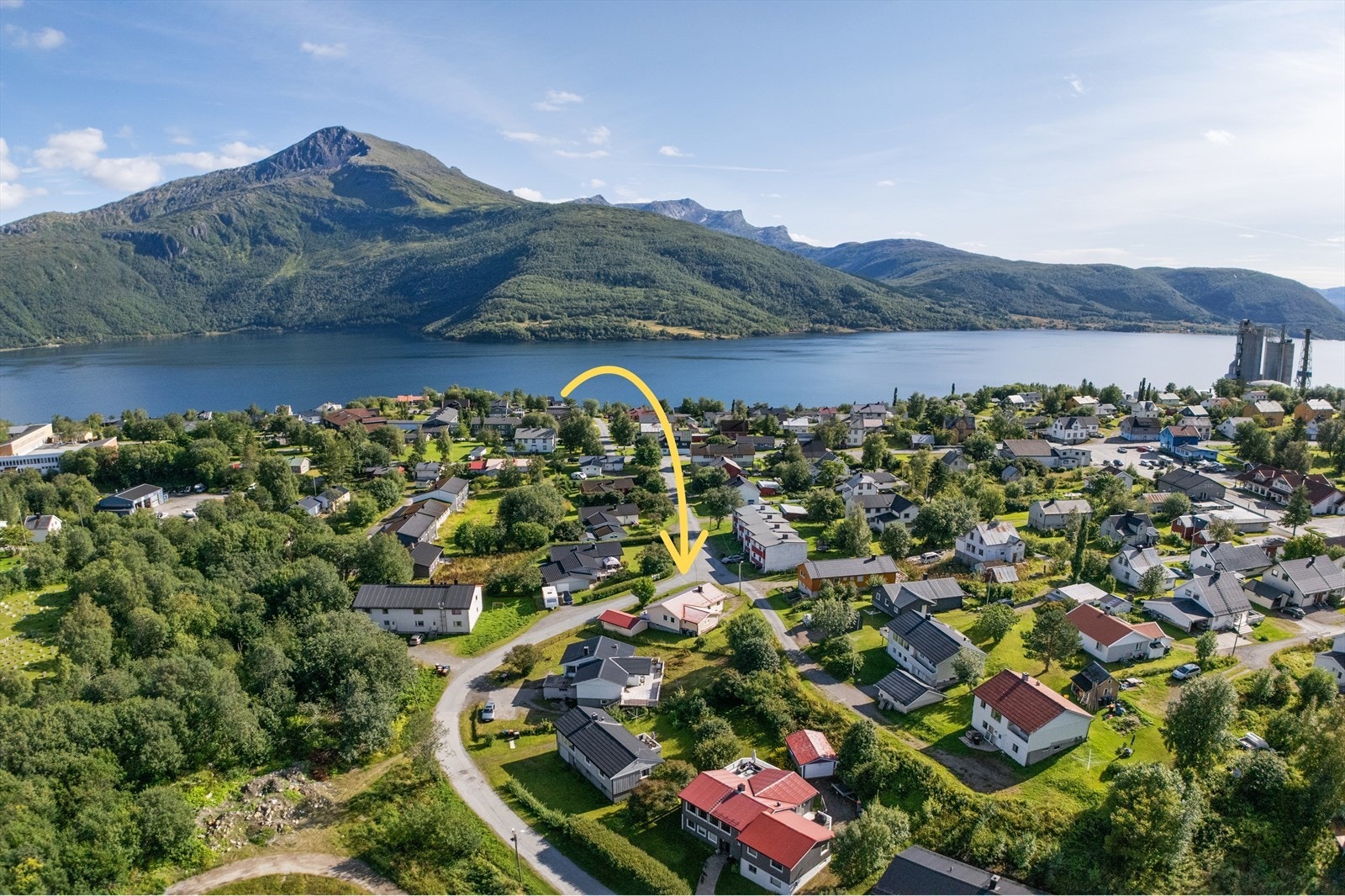 Eneboligen har nærhet til flotte turområder Galleribilde