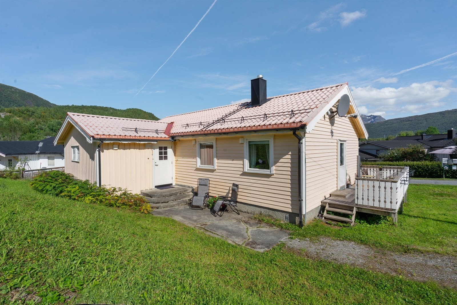 Eneboligen ligger i et flott nabolag Galleribilde