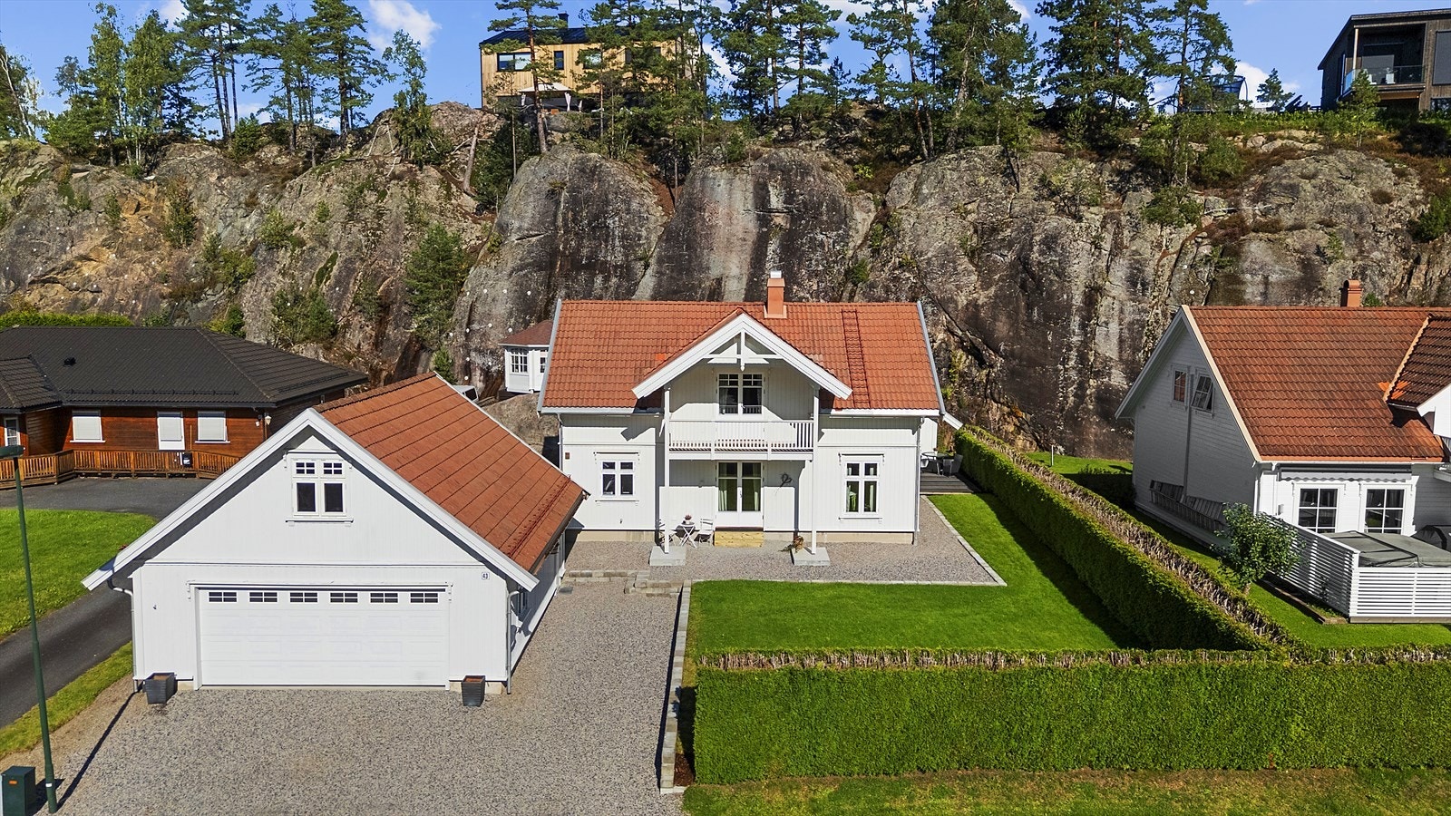 Flott familiebolig med pent opparbeidet hageområde. Galleribilde