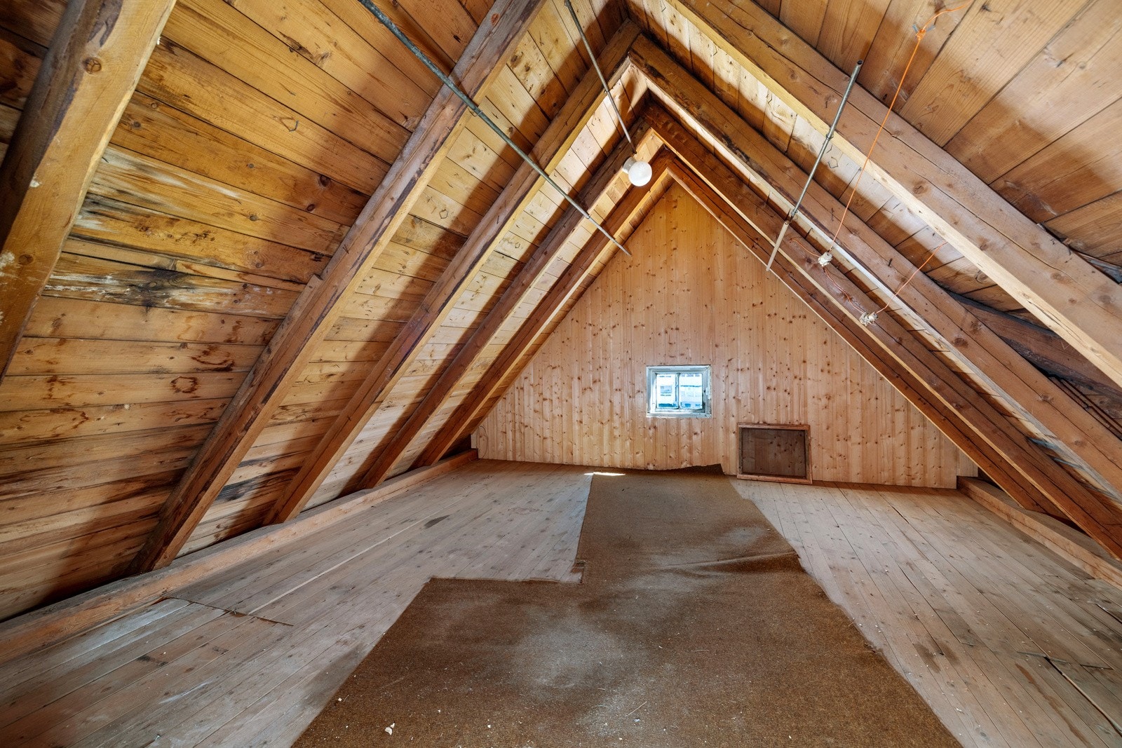 Godt med lagringsplass på loftet. Galleribilde