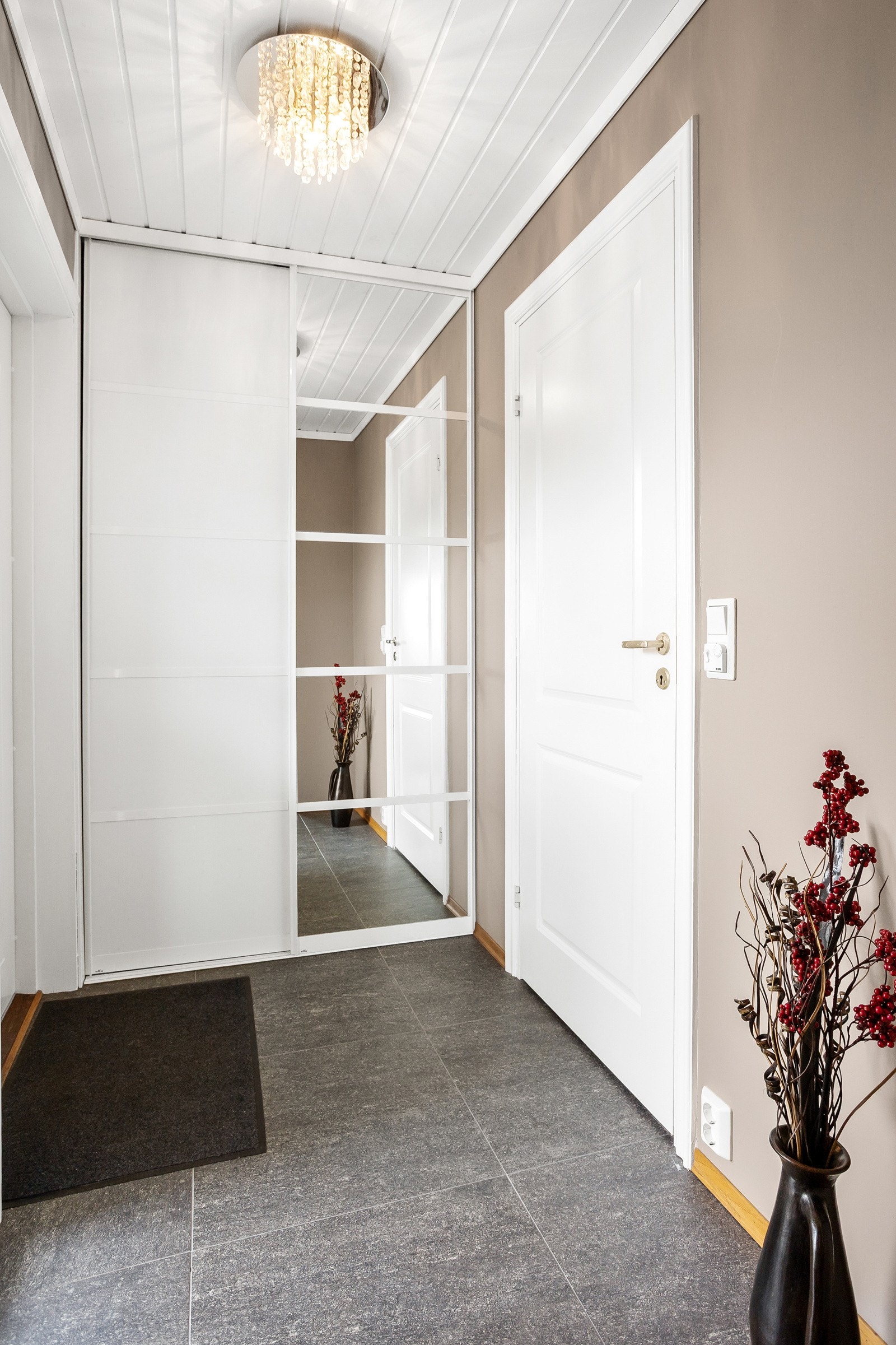 Entreen har garderobeløsning Galleribilde