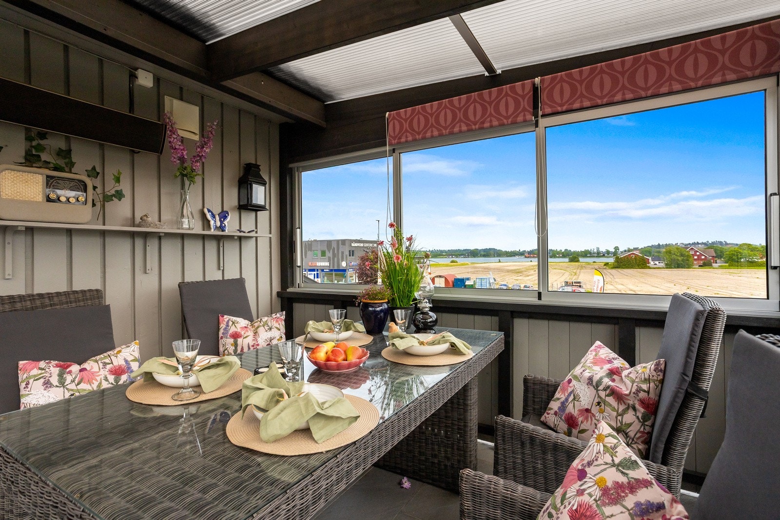 Nyt utsikten fra innglasset terrasse Galleribilde