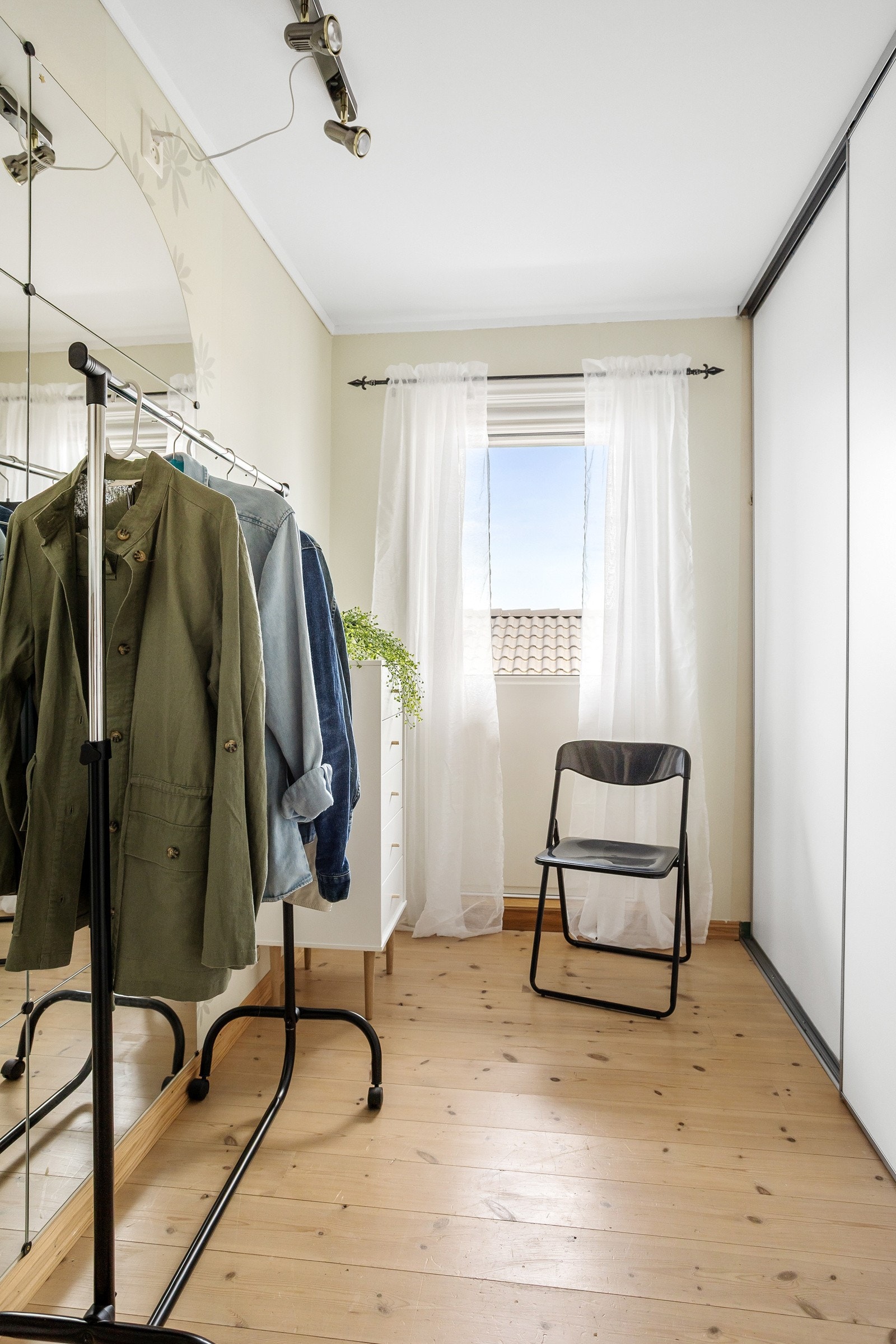 Soverom 3 brukes idag som klesrom Galleribilde