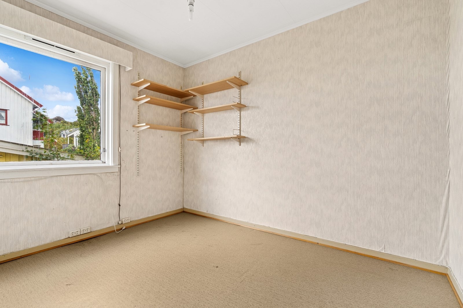 Soverom II - De tre øvrige soverommene egner seg fint som barnerom, gjesterom eller hjemmekontor Galleribilde