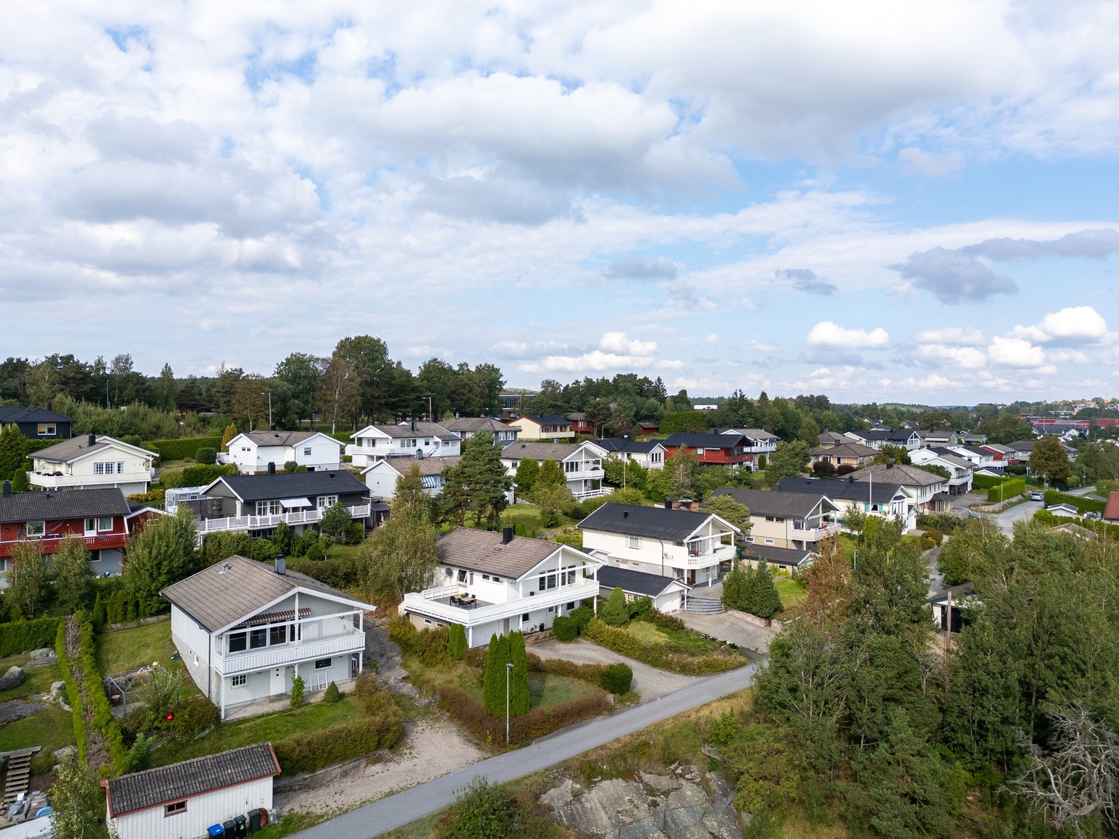 Huset ligger sentralt på Rolvsøy, midt mellom Fredrikstad og Sarpsborg Galleribilde