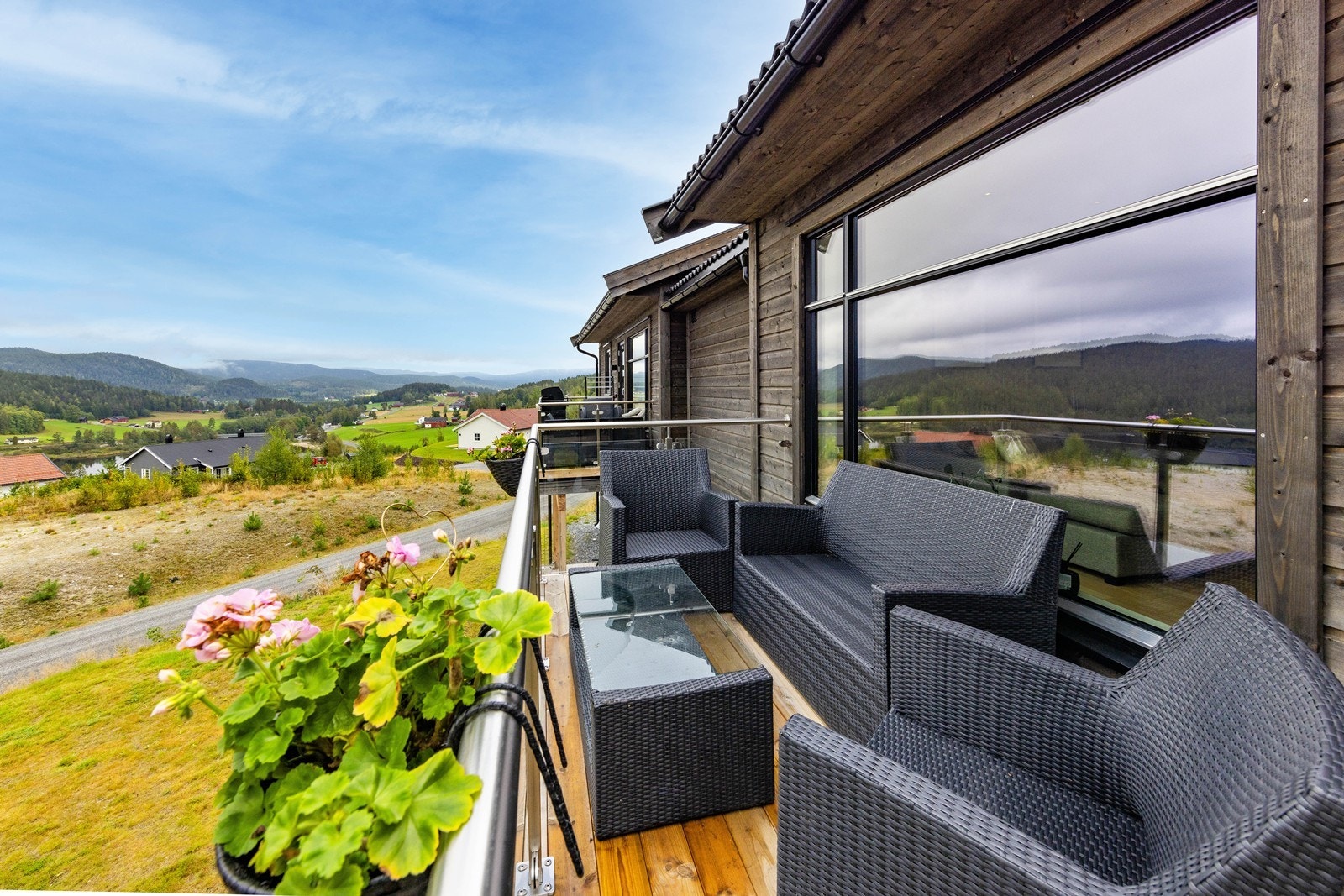 På balkongen er det plass til lett møblering. Galleribilde