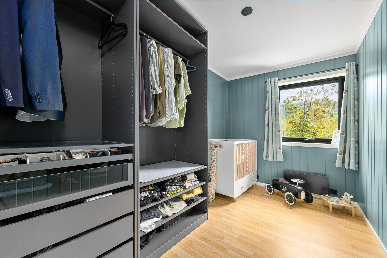 Praktisk gjesterom, kontor eller barnerom. Galleribilde