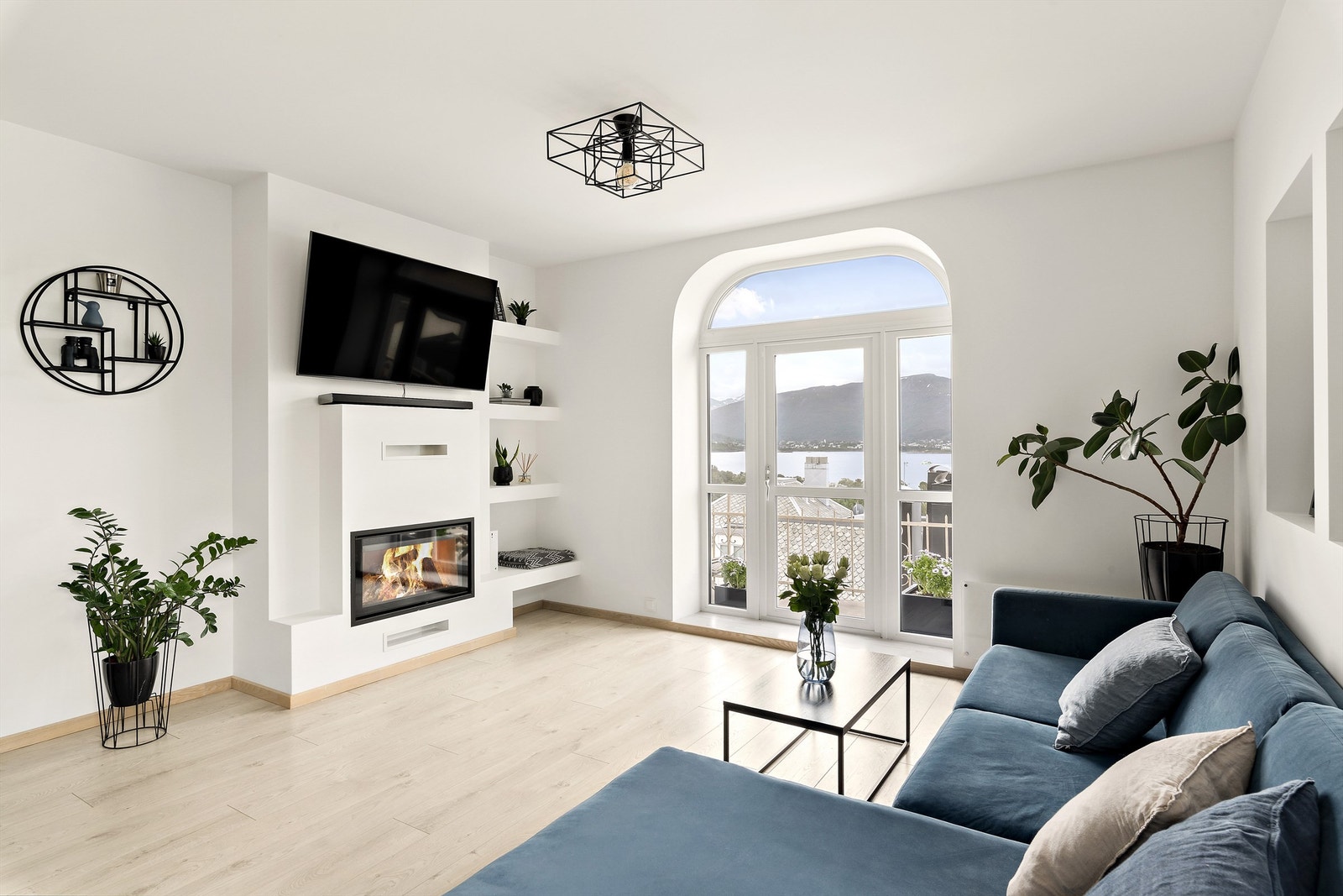 Velkommen til Fjellgata 66 - Presentert av Møremegling v/eiendomsmegler MNEF Bjørn Pedersen Galleribilde