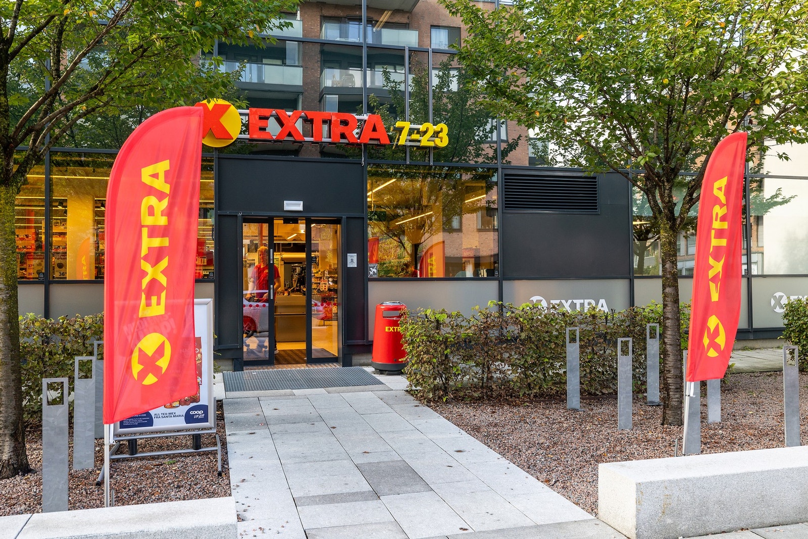 Nyåpnet COOP Extra rett ved leiligheten. Galleribilde