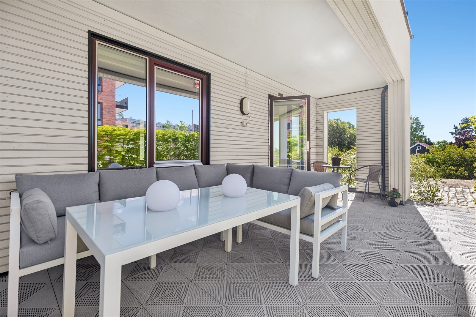 Her er det også god plass til alle utemøblene du trenger for å nyte de beste sommerdagene. Galleribilde